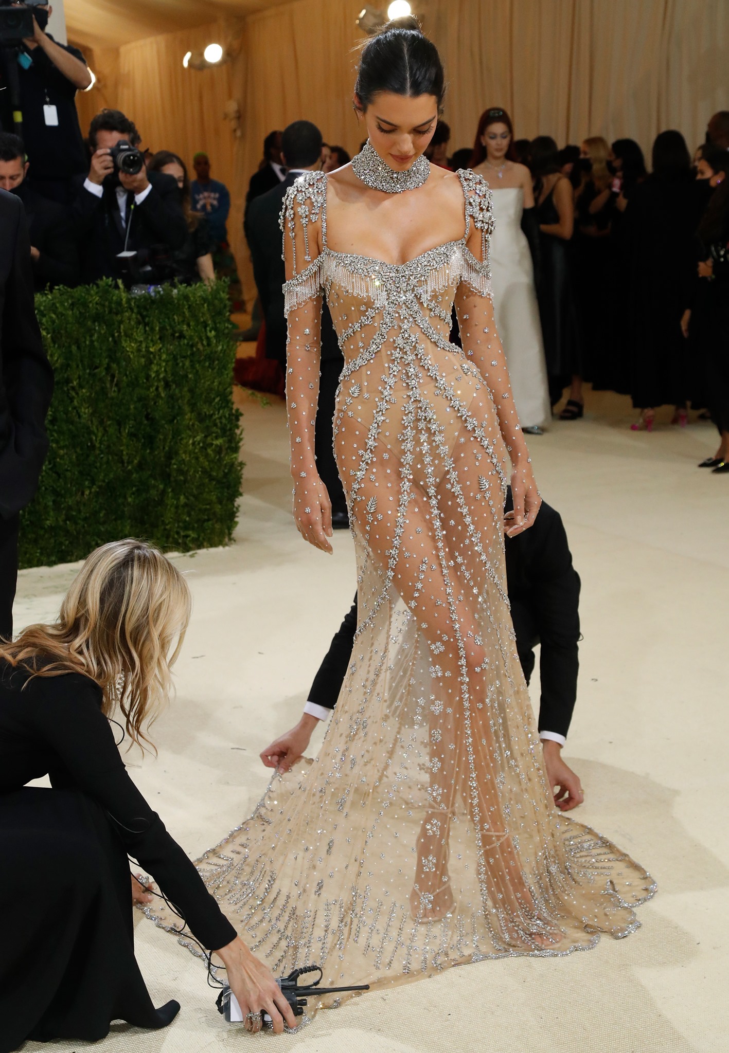 Kendall Jenner is stunning in her #MetGala look inspired by Audrey Hepburn's character in the classic 1964 film 