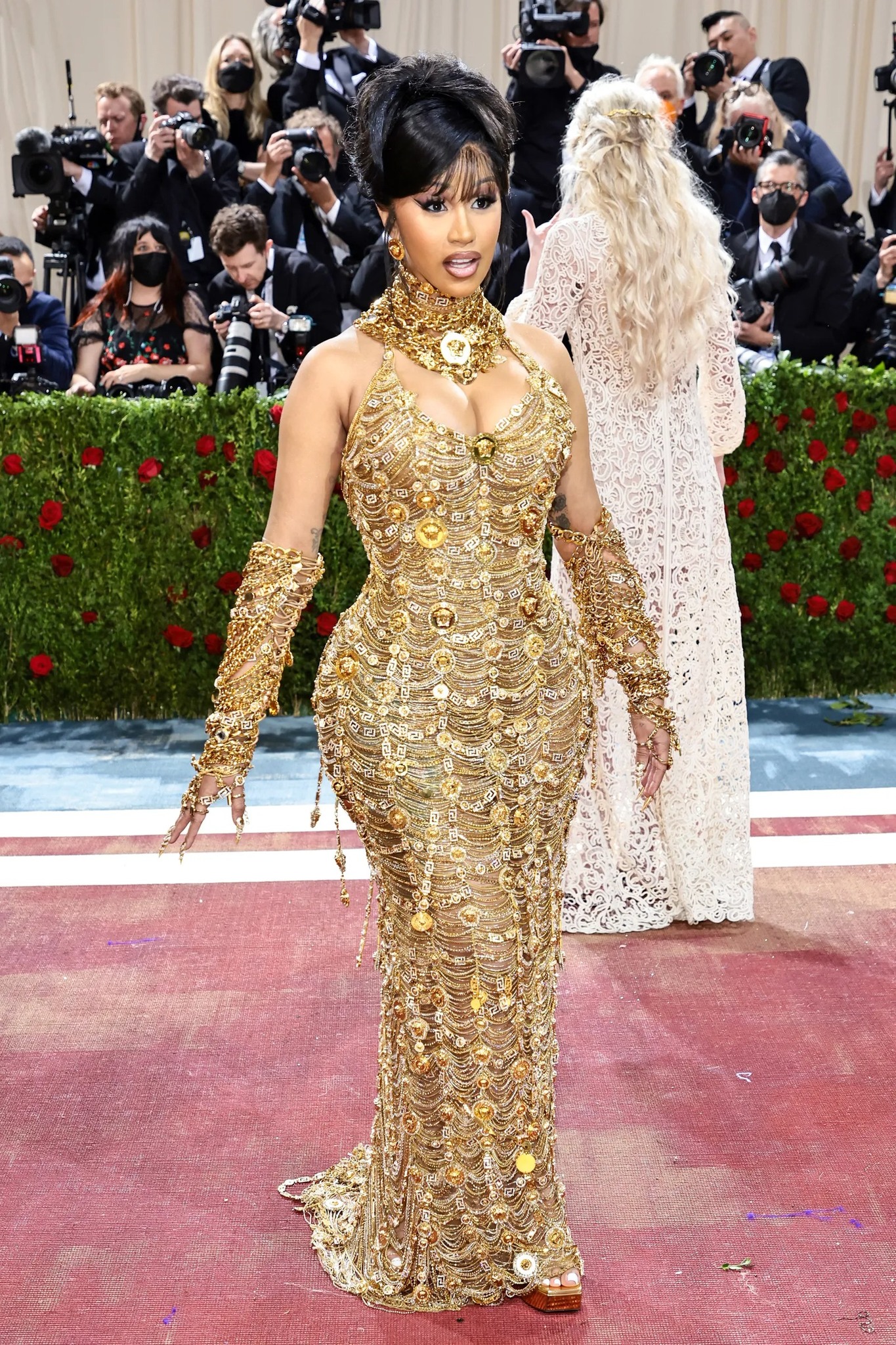 gold clock dress met gala 2024 Ahead of the #MetGala, we're looking back at guests from years past who nailed “The Garden of Time” code. http://vogue.cm/HjE7j5d Alesia C.