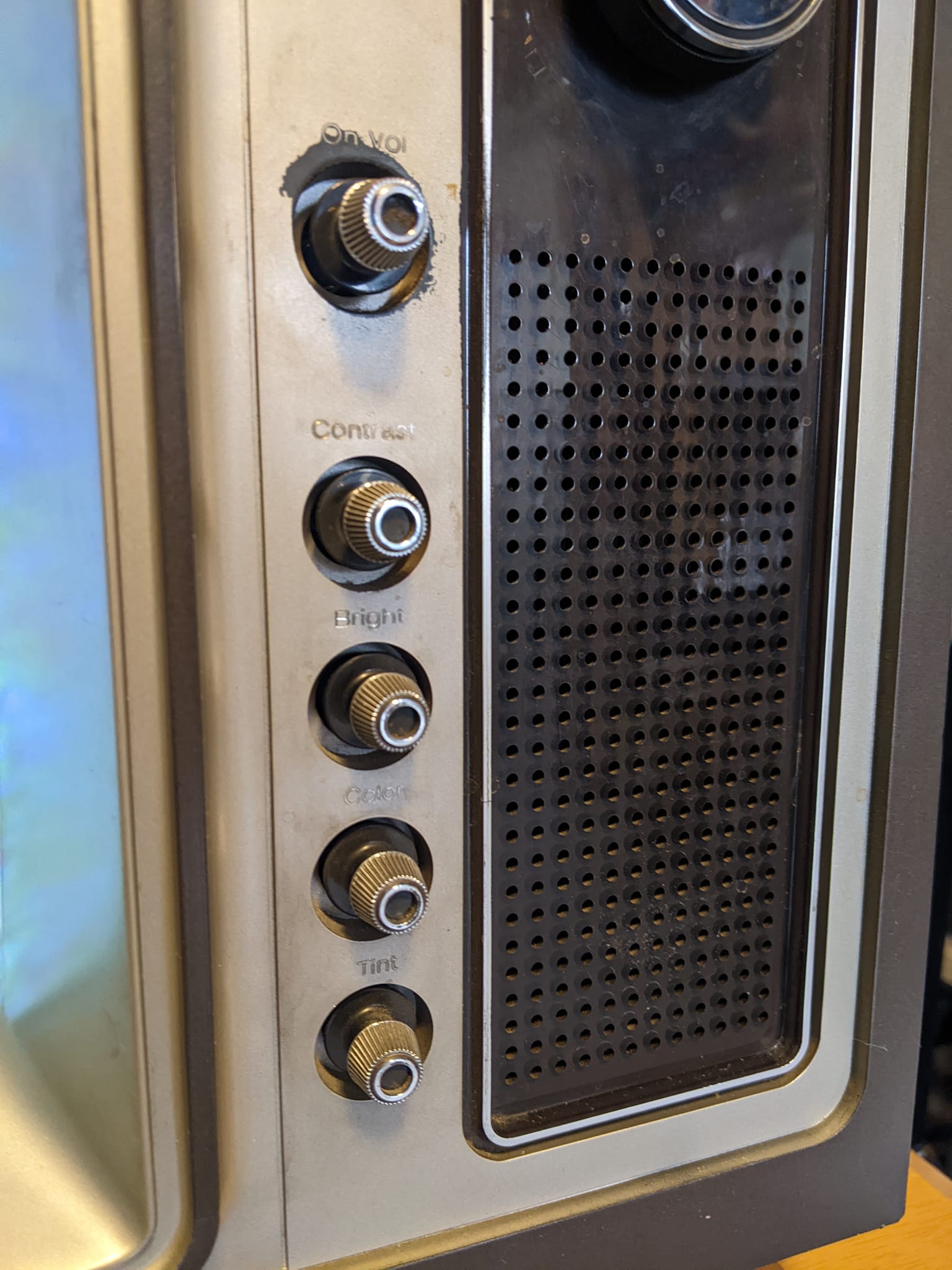 What is the manufacture date of RCA XL-100 model FB443W?