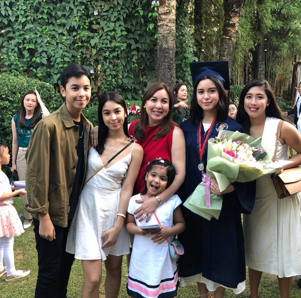 claudia barretto graduation dress graduates from high school! Congrats Claudia 🎓 LISTEN to her songs on Spotify ➡️ https://open.spotify.com/artist/4iSU0hKfGnU2nscL5dLi9p?si=cc28Aiw9QXCzeJPrUbSlcQ OB 16/US 12
