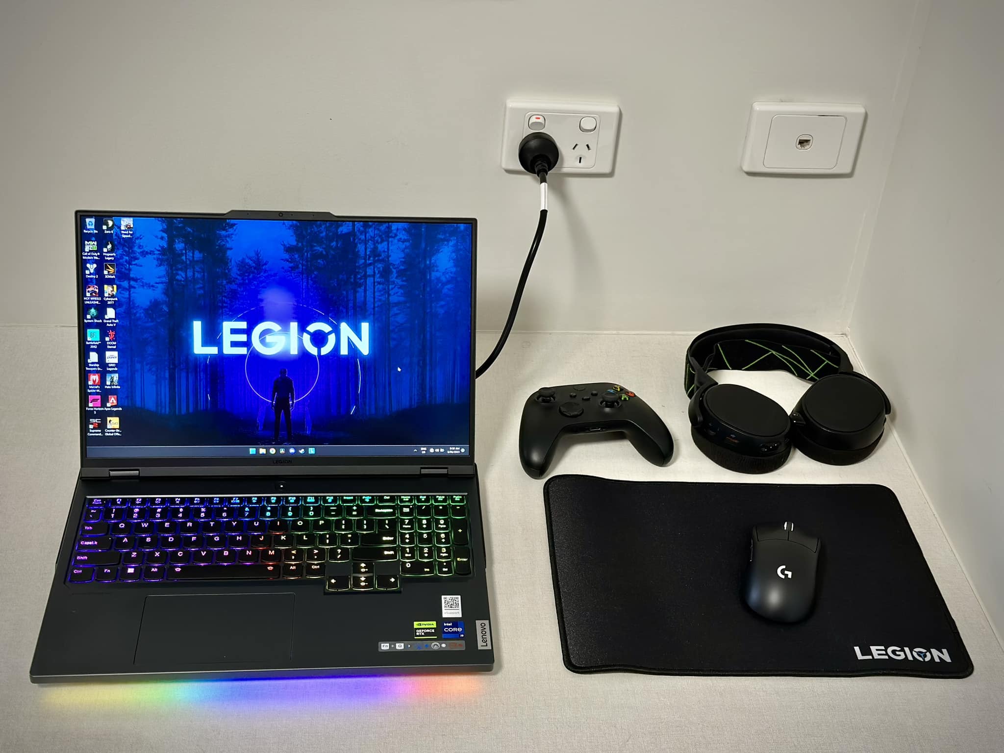 Lenovo Loq gaming PC with i7 and RTX 4060