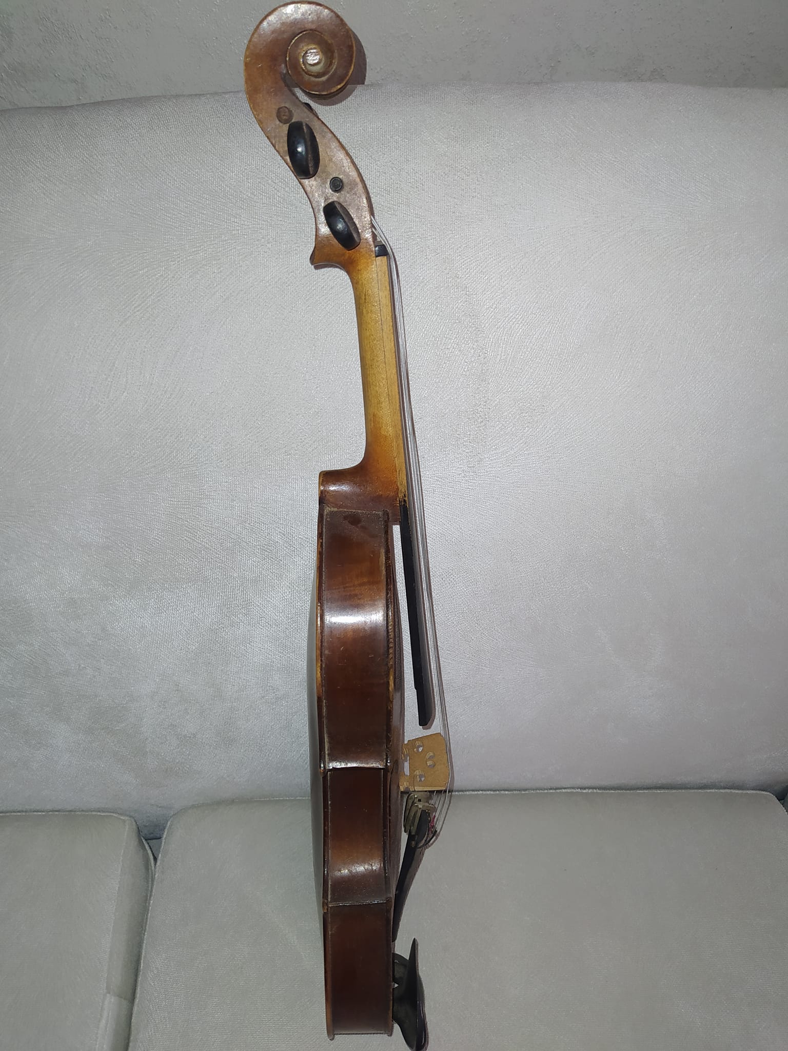 Hello, i have Antonio monzino e.figli 1900's violin made in Milano
