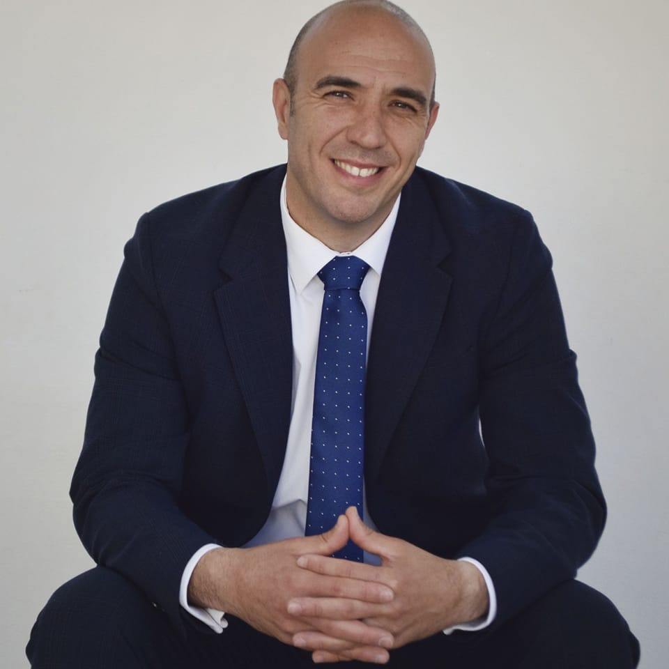 Como todos uno nace con virtudes y... - Manuel Vega Peña | Facebook