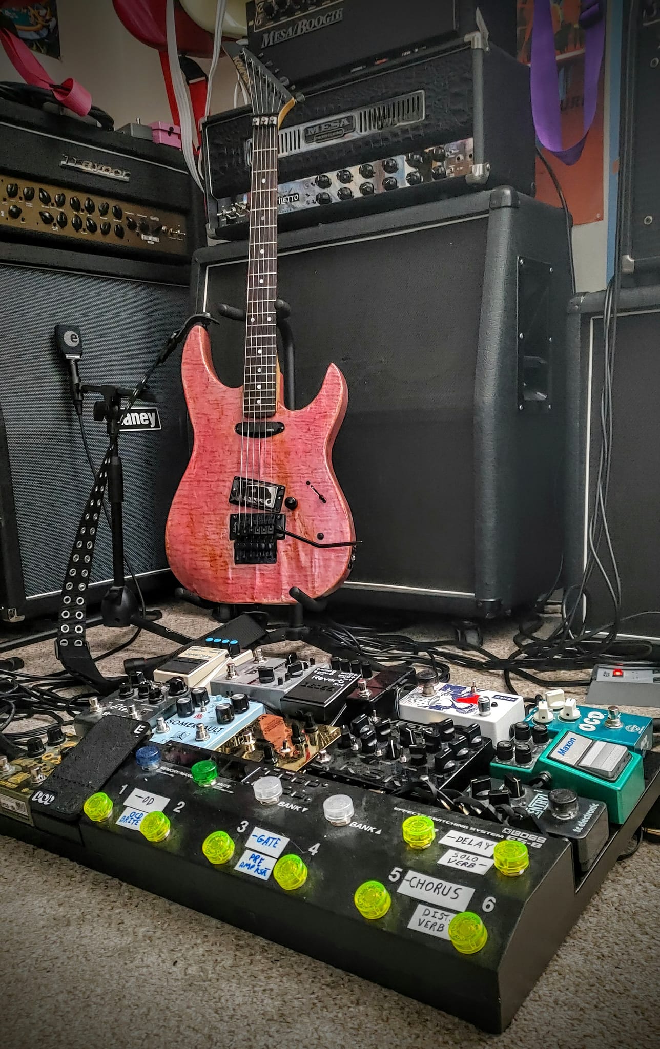 Here we have a G12-65 loaded Fatbaby 1x12 with a Ceriatone JM