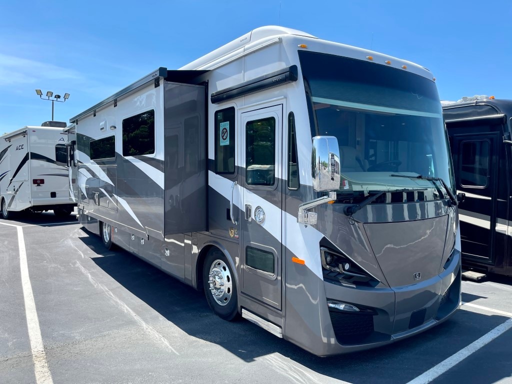 New Arrival!! Check out this 2022... - General RV Center