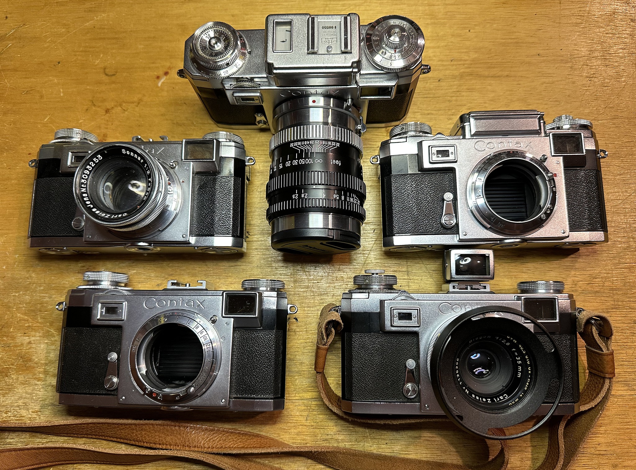 Contax II with Zeiss 2.8 cm Tessar f:8 lens