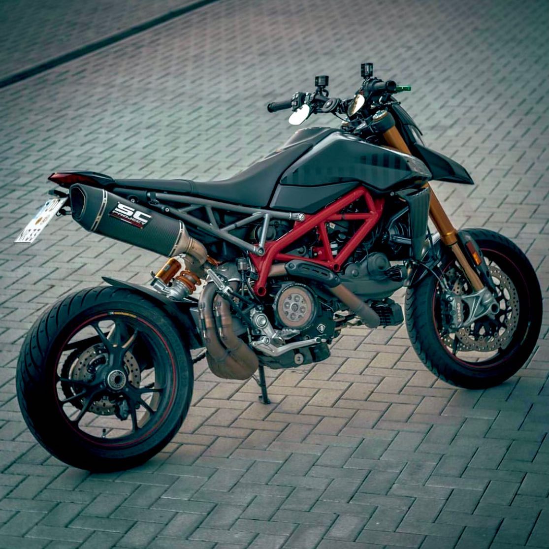 Ducati Hypermotard 950 with SC-Project SC1-R carbon fiber single