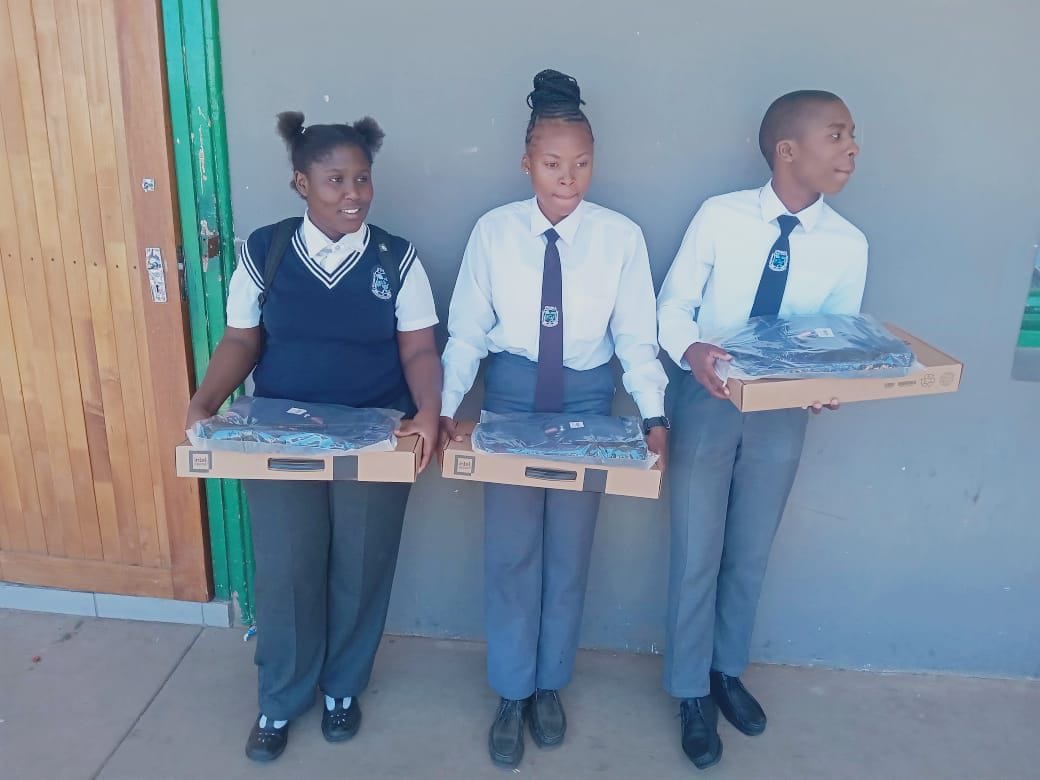 Wakkerstroom - Platteland LIFE | Good day , the three top matriculants ...