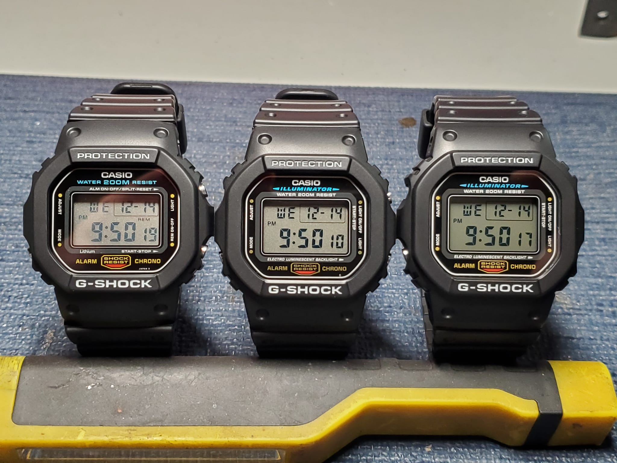 What are the differences between the DW5600E versions?