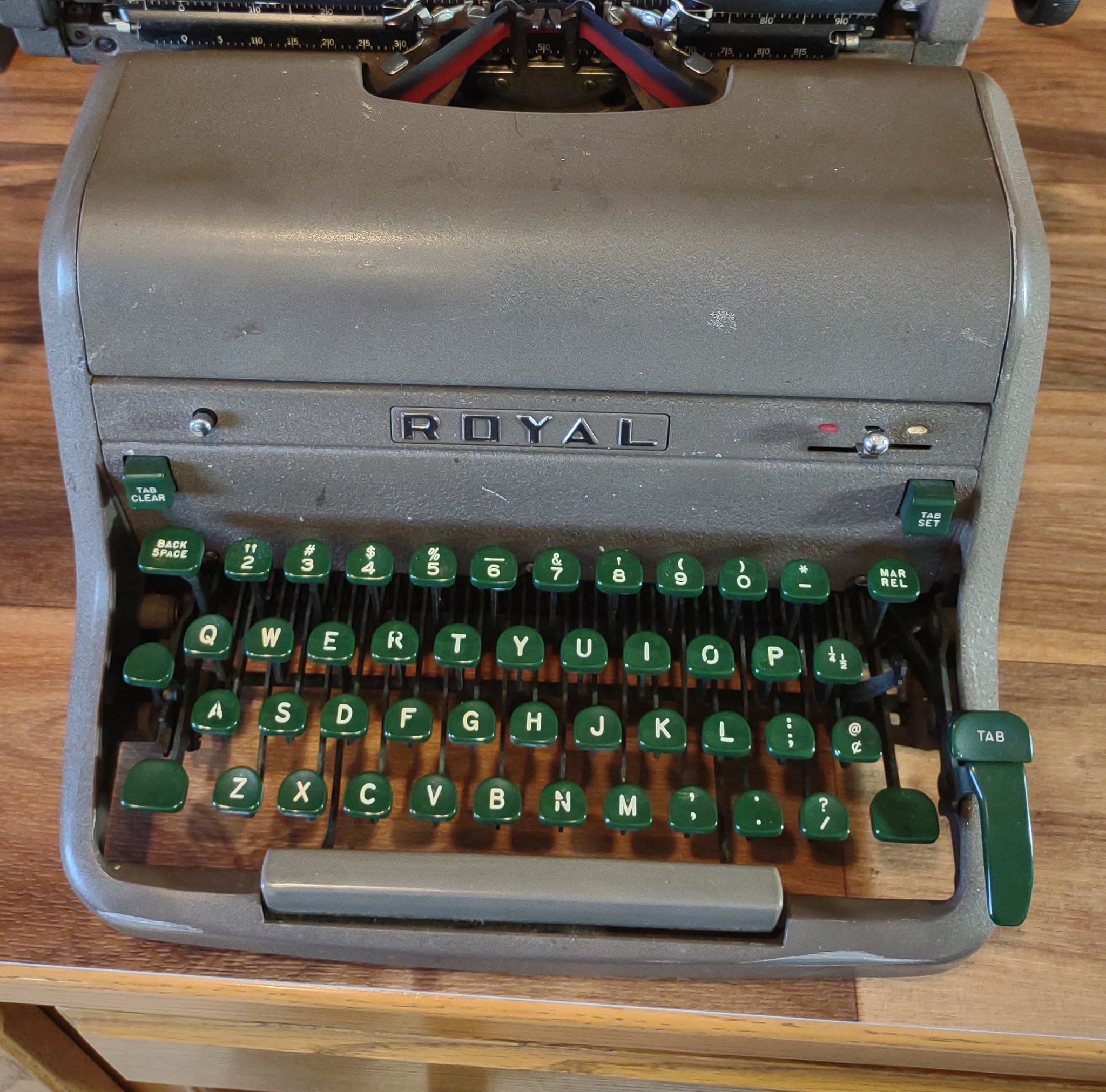 Why do some Royal typewriters have green keytops?