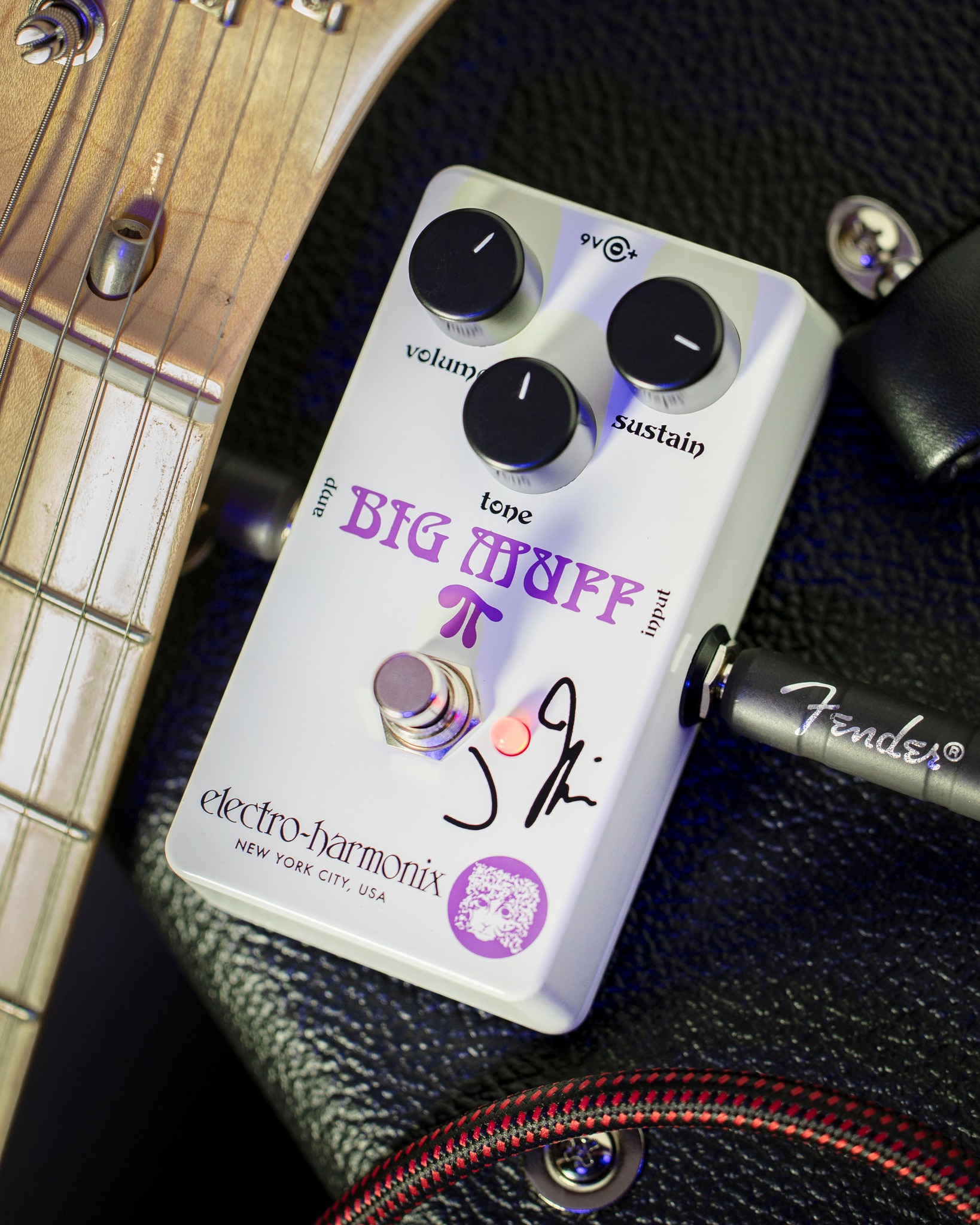 Modifying EHX Big Muff nano with JHS Moon Pi