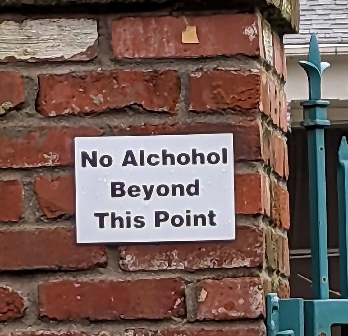 Someone was drunk when they made this sign 😅