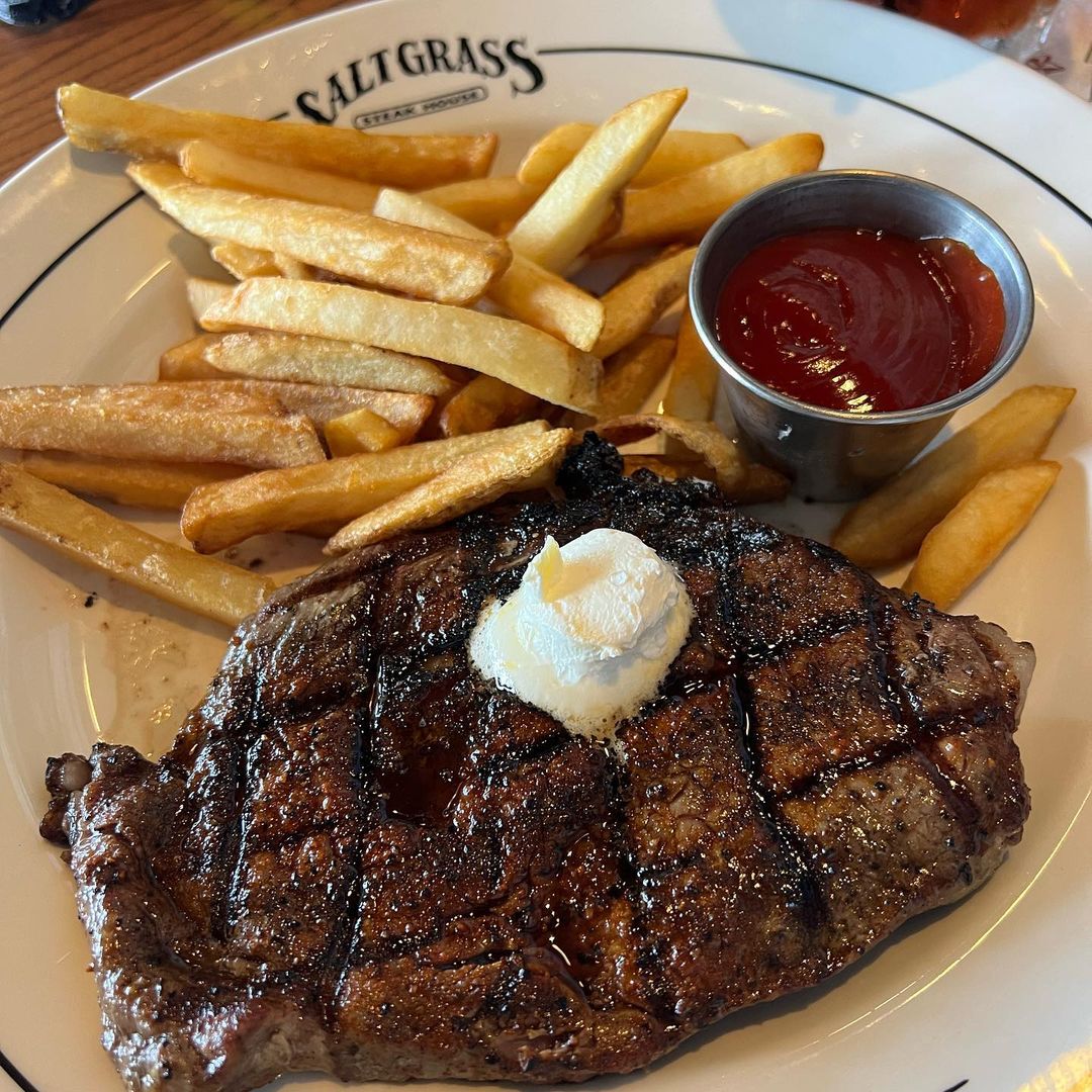 Saltgrass - If you know it, you love it. 📷: stinkycheesehou | Facebook