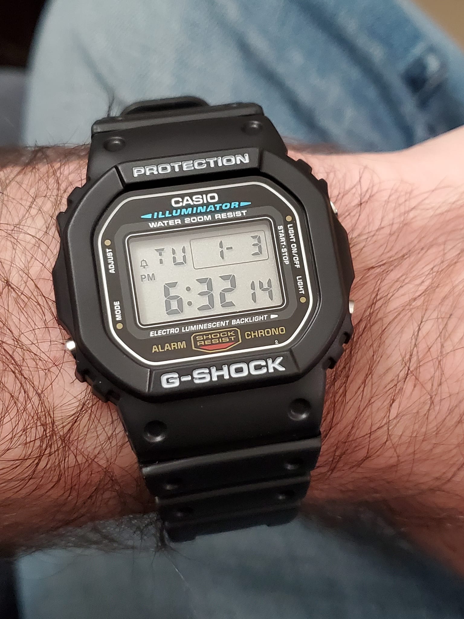 希少GOLD G-SHOCK 1545 DW-5600E 動作未確認 G-SHOCK dw-5600の値段と