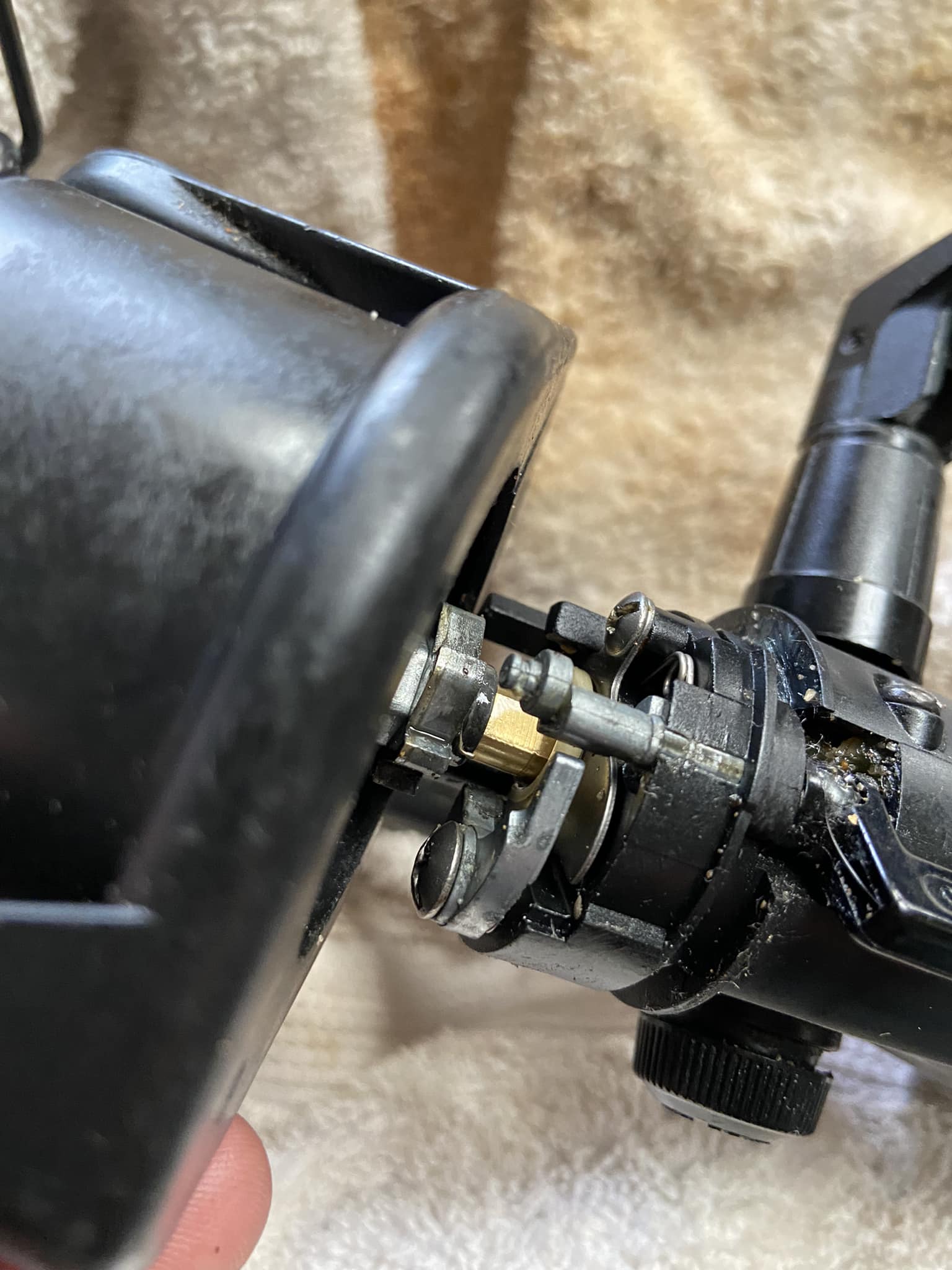 baitcasting reel handle goes backwards Fishing Handle, Replacement Fishing Baitcast Reel Rocker with EVA Handle Grip for Abu Garcia Daiwa Reel, Left or Right Side Installation, Black : Sports & Outdoors Why does my Shimano Bait