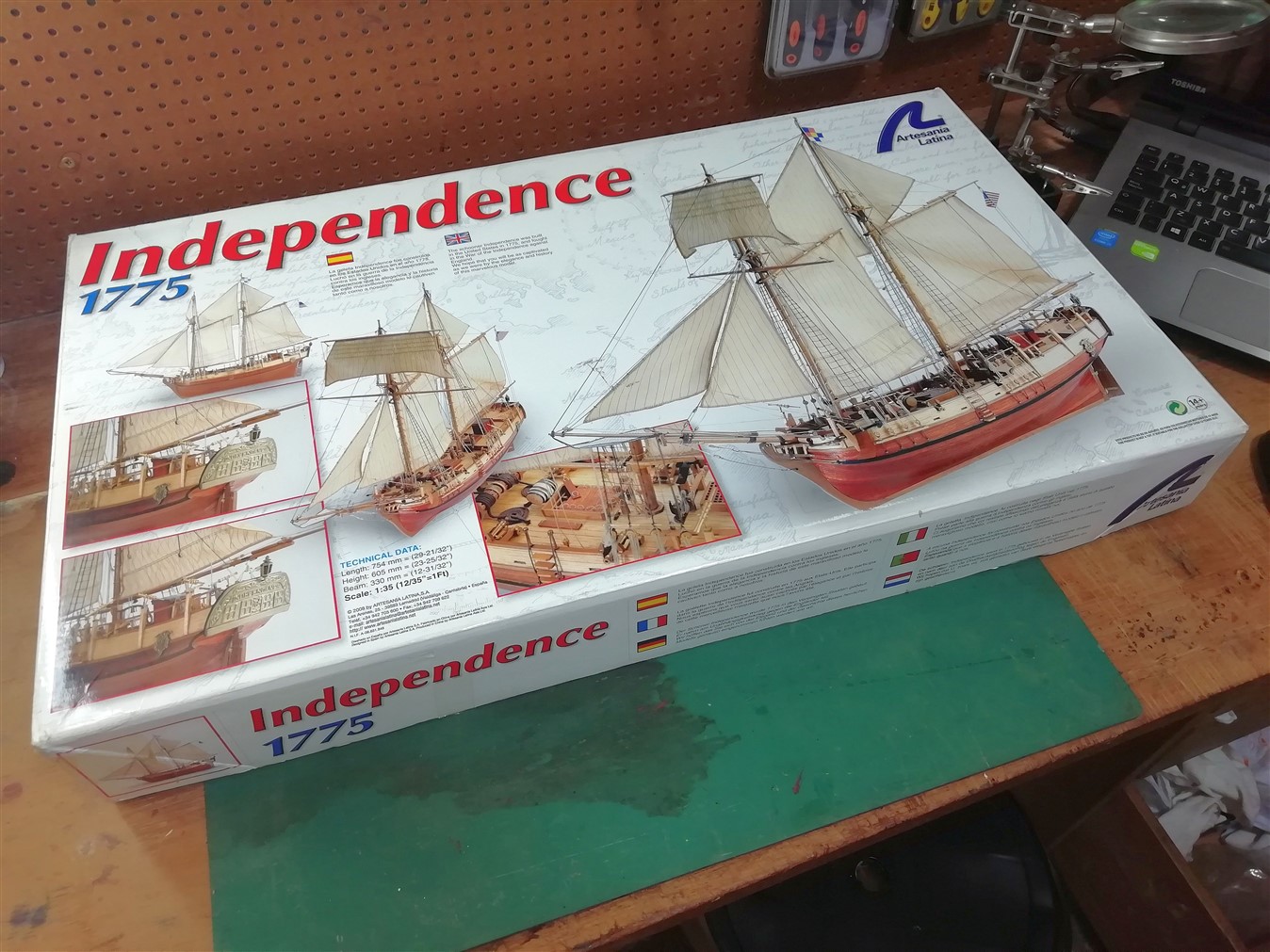 Model of colonial schooner independence 1775