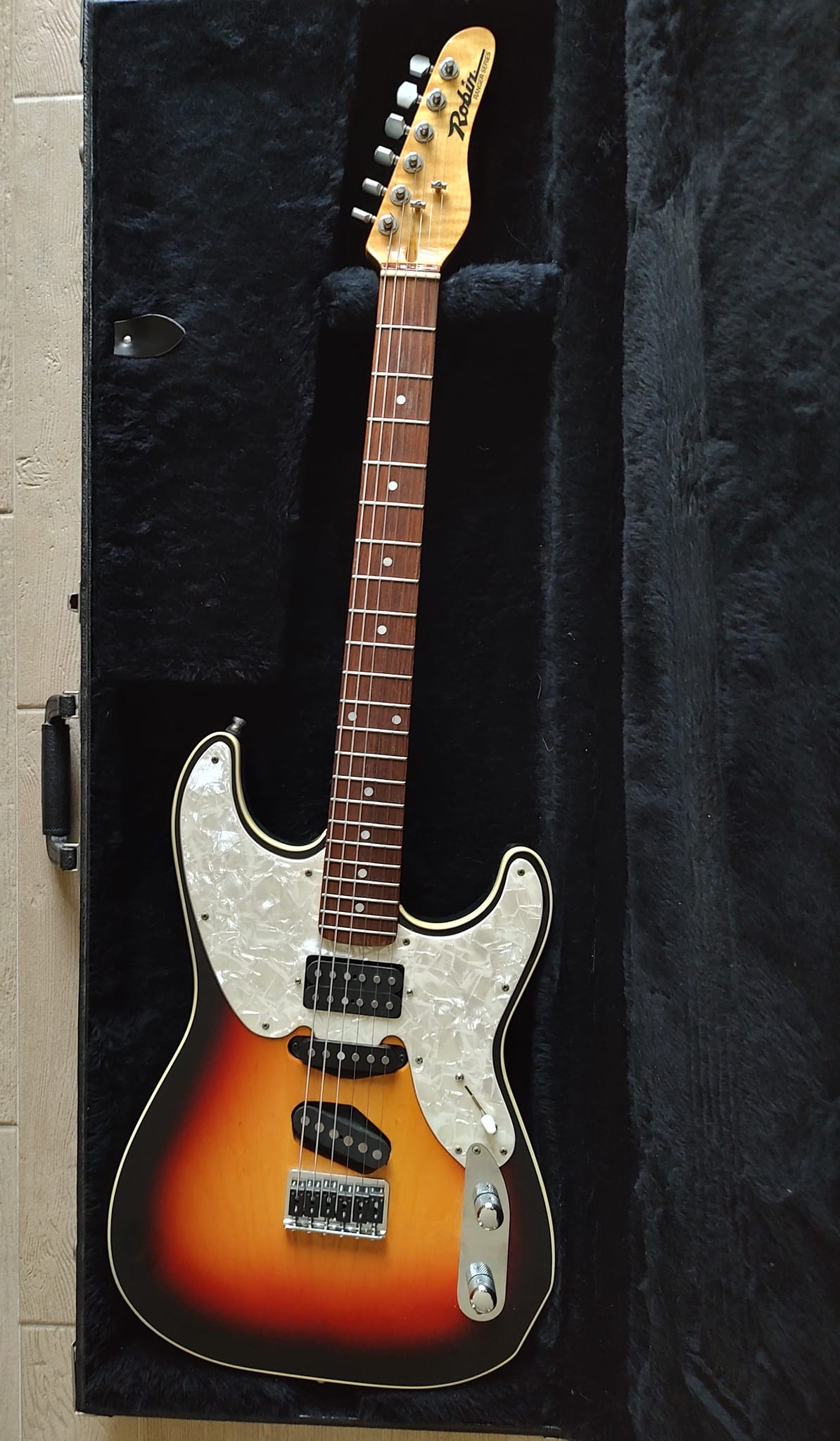 Robin Ranger Series electric guitar, a unique find