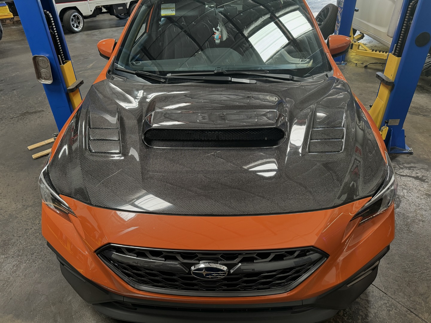🚗 Check out this sleek carbon... - Low Boost Performance
