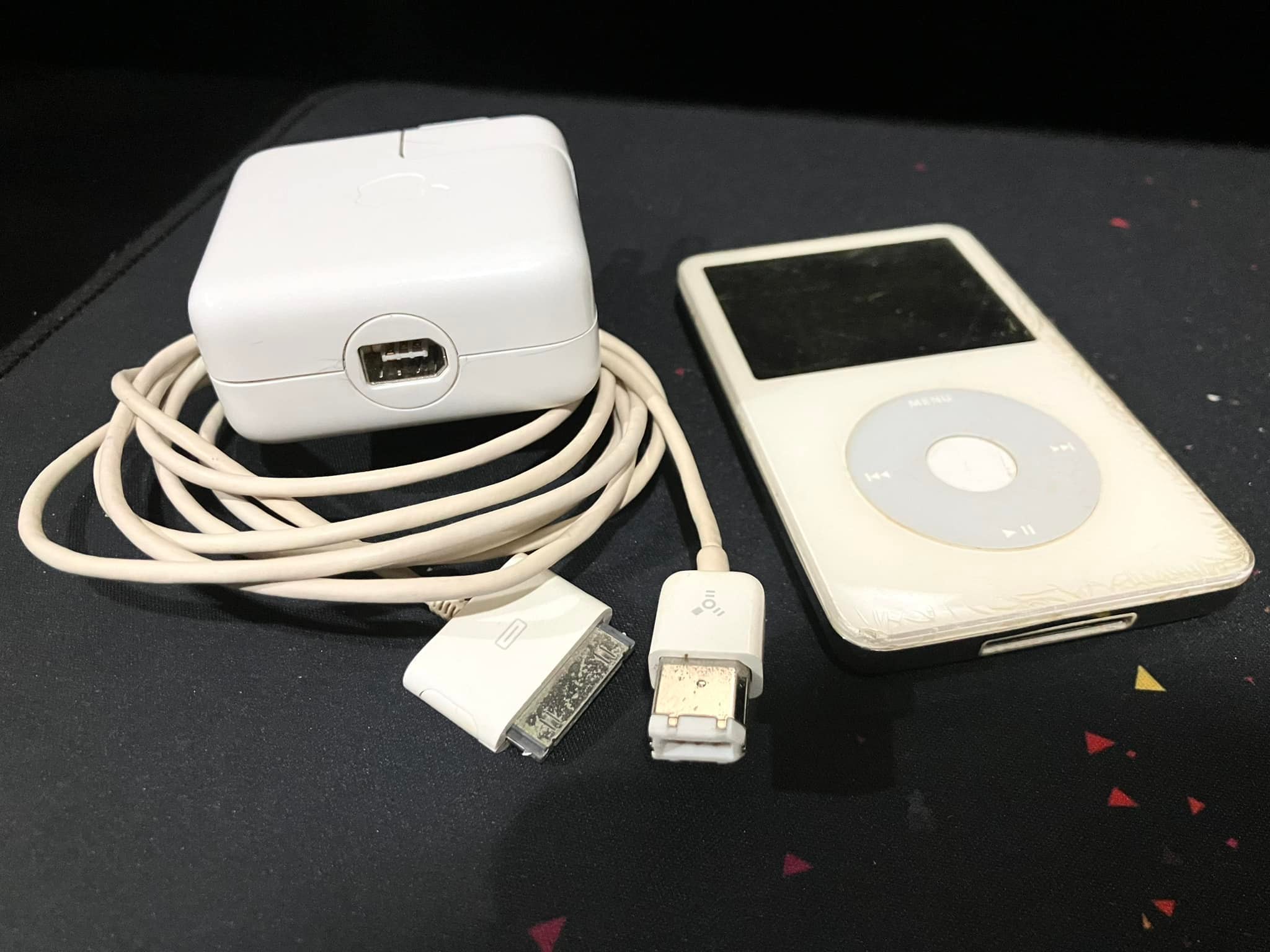 Replacement Dock Bezel (Dust Cover) For IPod Video 5th / 5.5G 30GB Classic – White