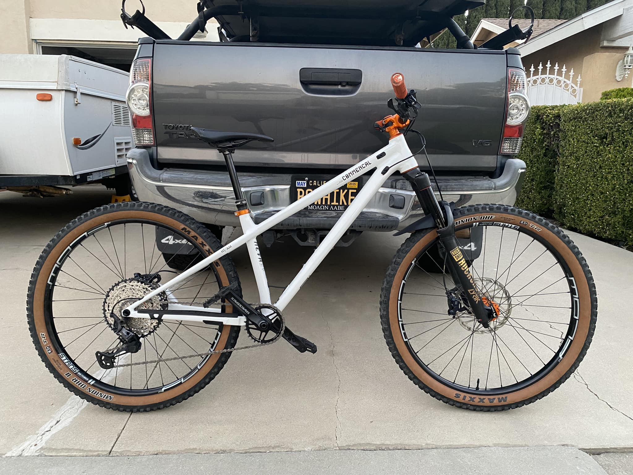 Buddy swapped all my parts from M frame to a S frame. Commencal 