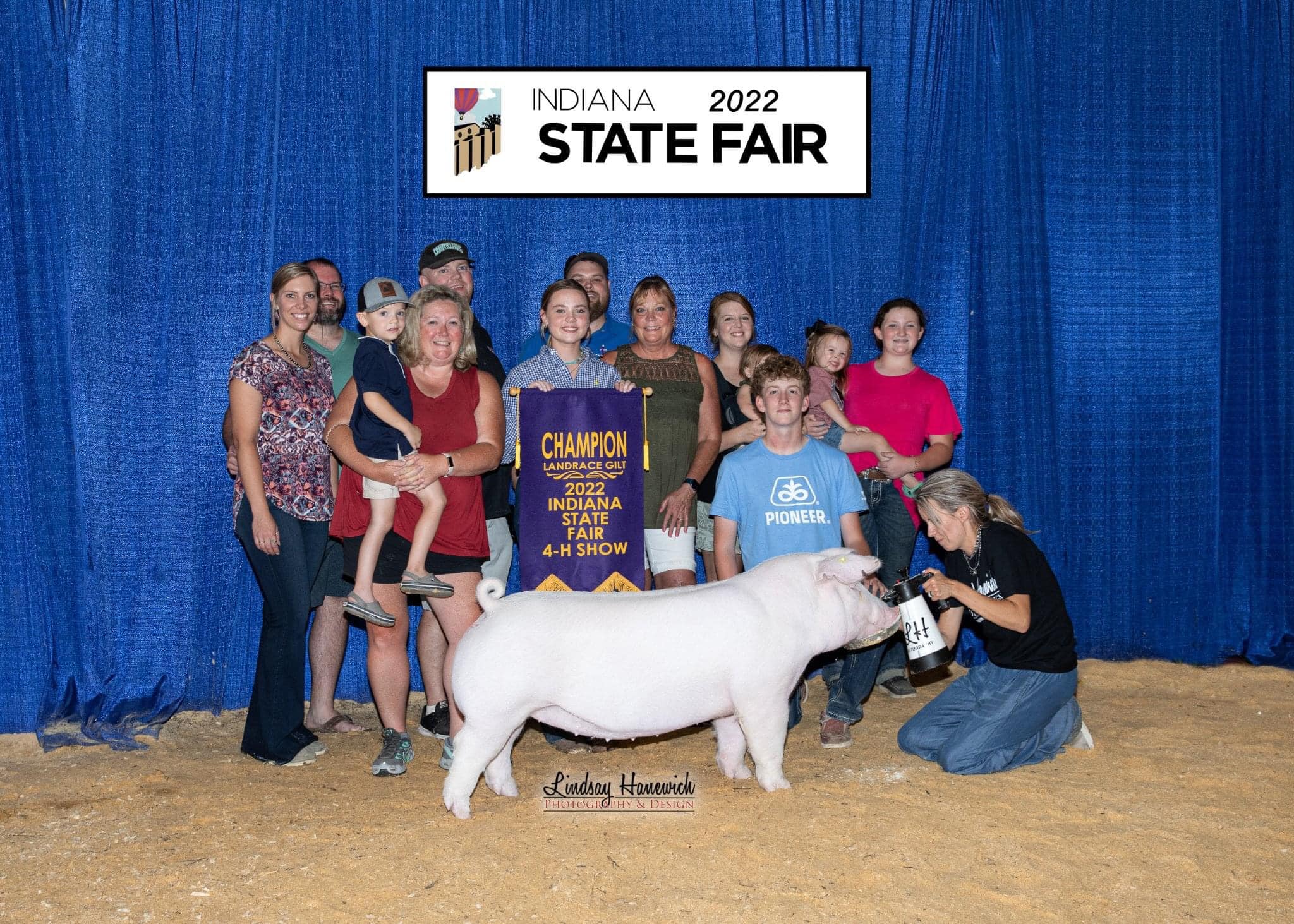 Show-Rite - #teamshowrite hog exhibitors keep grabbing...