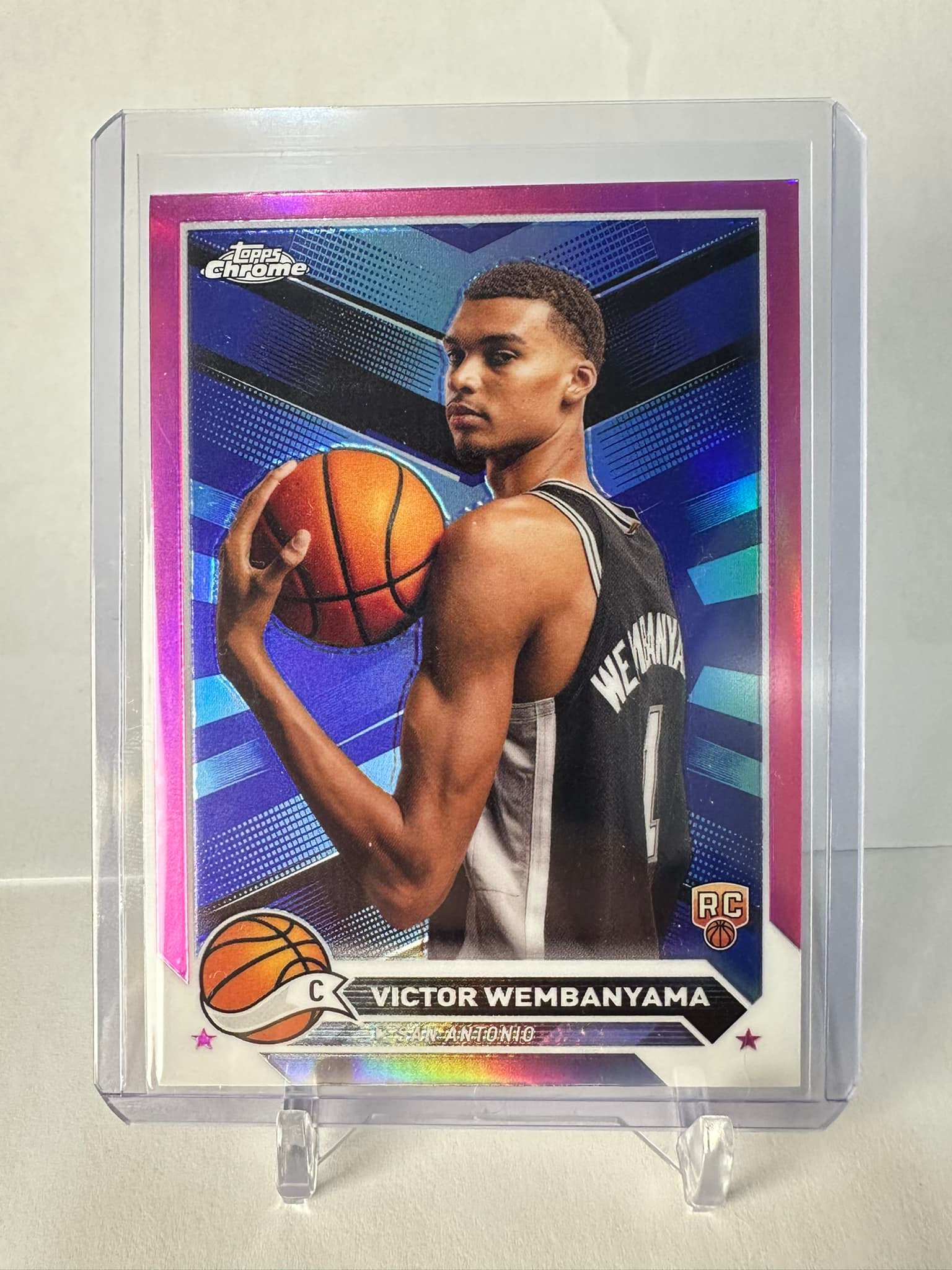 2024 Topps Chrome Victor Wembanyama Pink Refractor - Mint Fresh 
