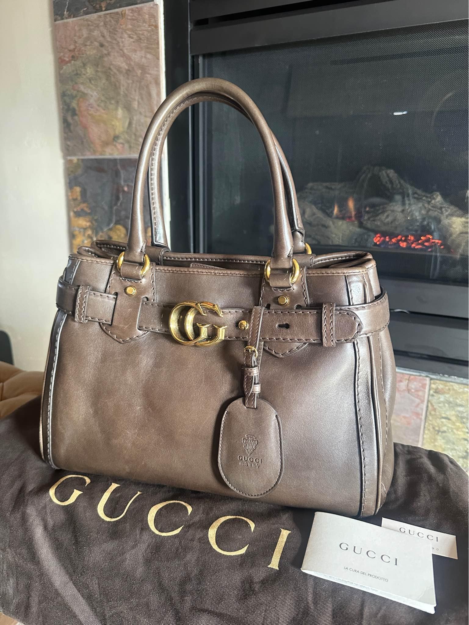 who Authentic Gucci Mac80 sneakers are crafted with beige GG canvas