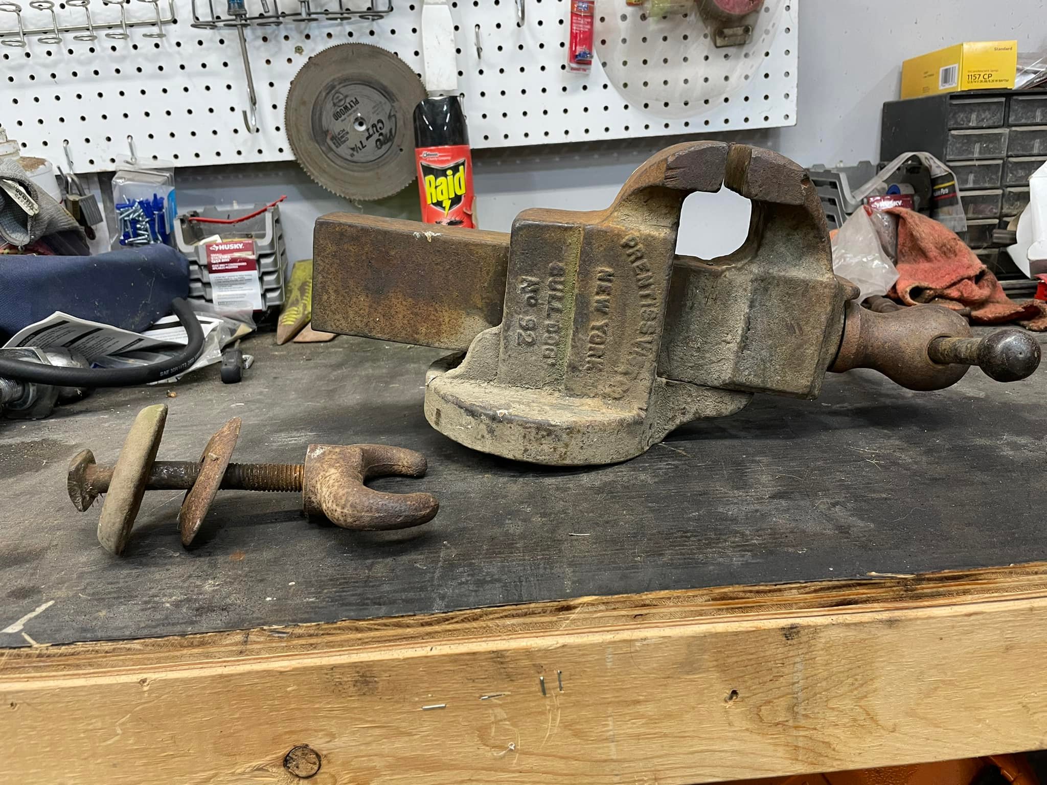 Restoring a 1930s quick release bench vise