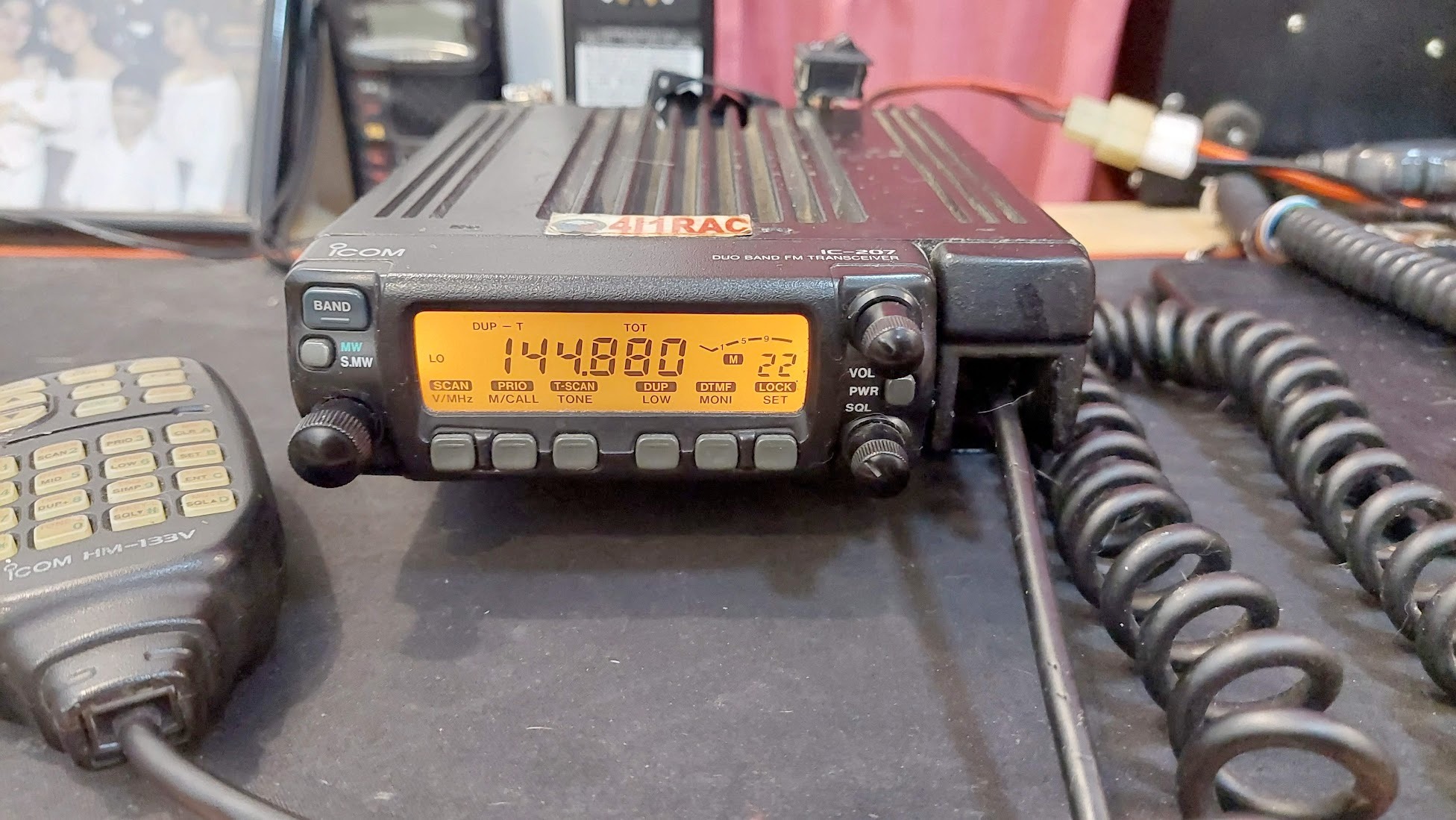 Icom IC-207H radio with mag mount and manual