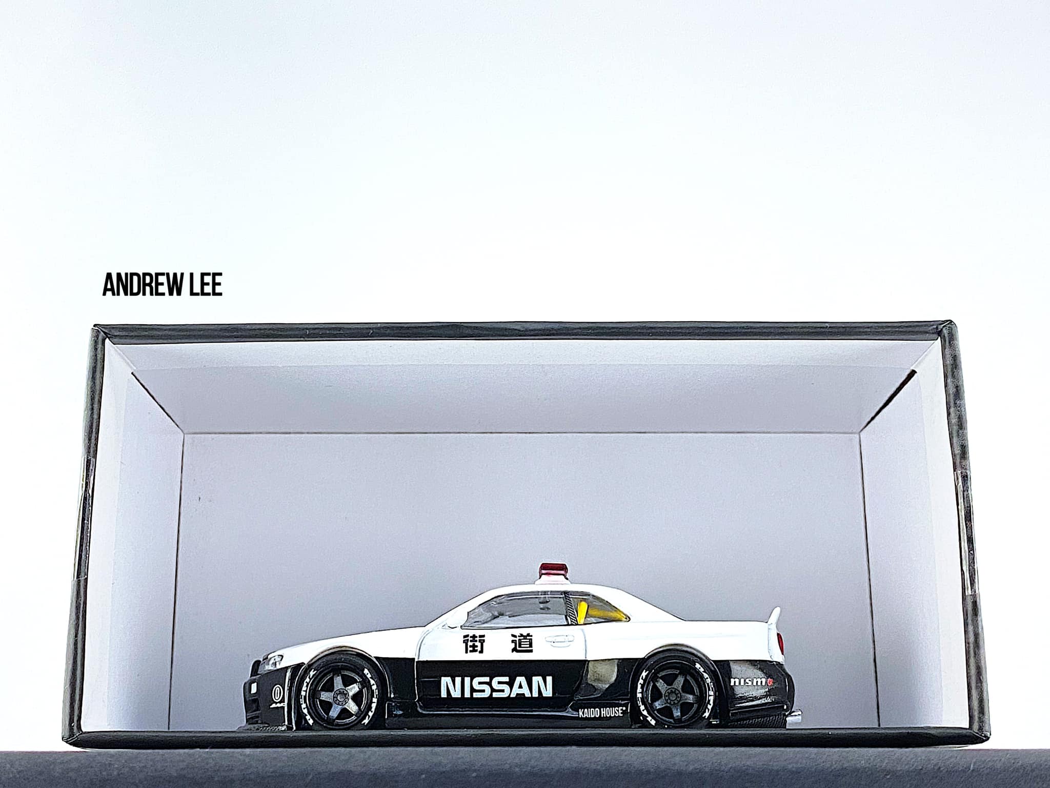 KaidoHouse X Mini GT Nissan GTR R34 Kaido Works V2 Aero (Japan Police)