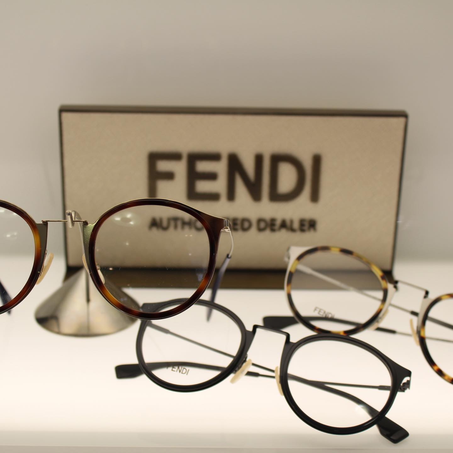 Optik Zimmer Fendi Wurde 1925 In Rom Gegrundet Und Ist Facebook