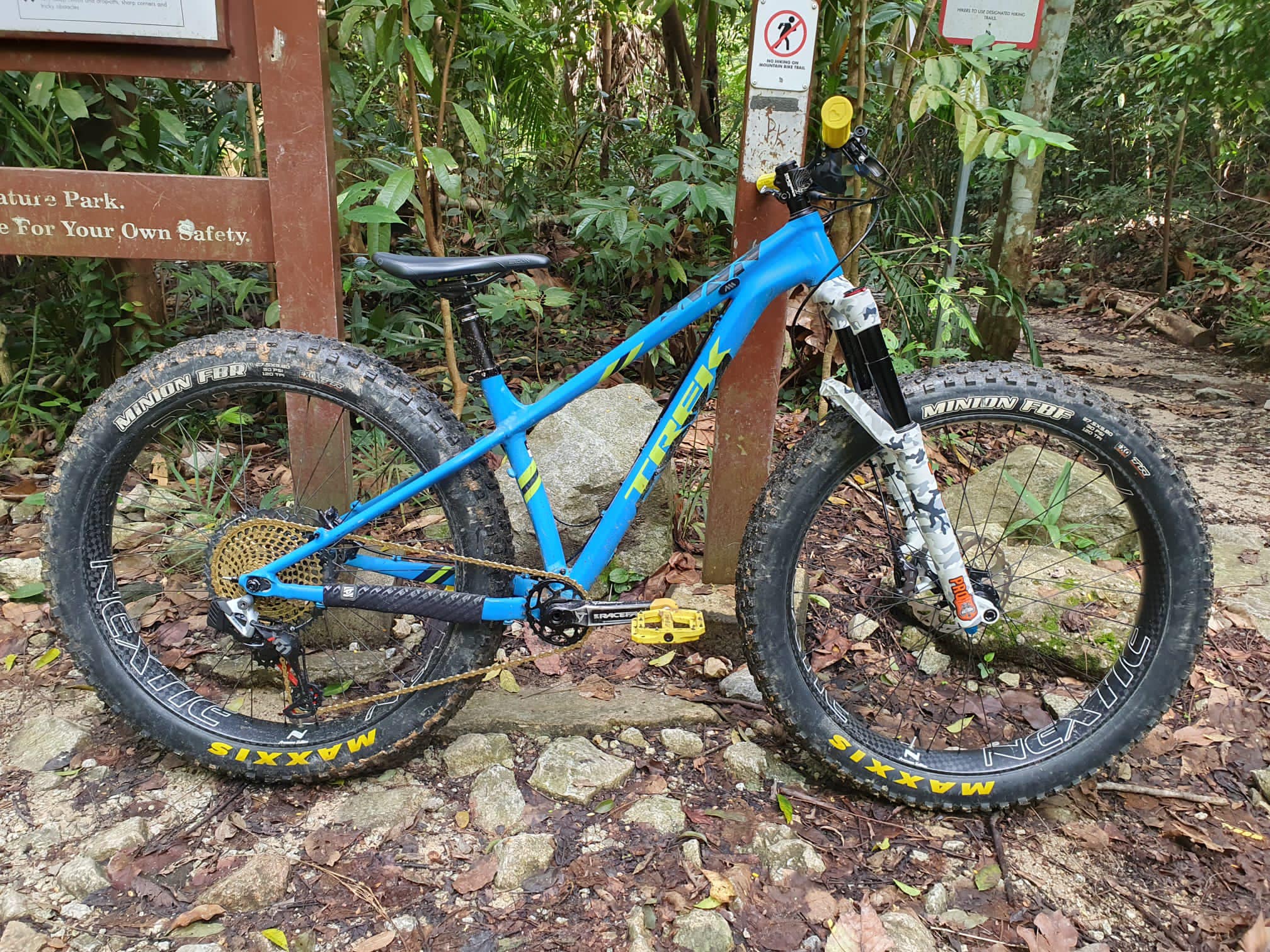 FAT WILDLOFT camo Trek with Manitou Mastodon PRO in winter camo 