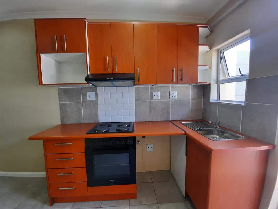 MODERN BACHELOR IN GOODWOOD Property Rentals Cape Town, Western