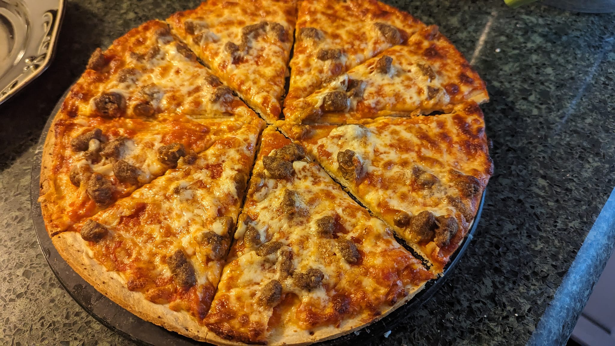 Review of Mama Cozzi's sausage pizza from Aldi and alternative