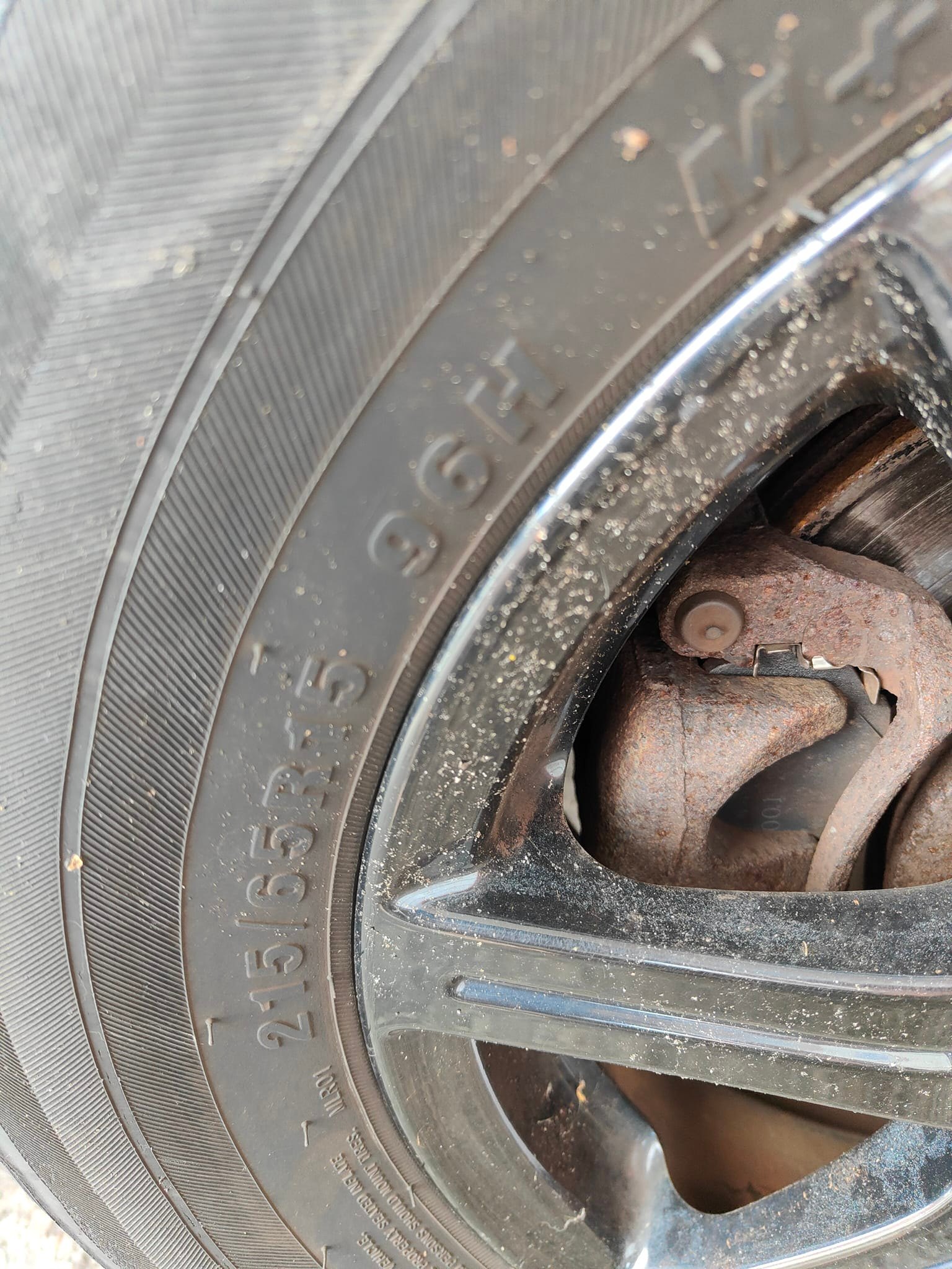 Here are the Chinese tyre's I put on the old bomb Kangoo. Very