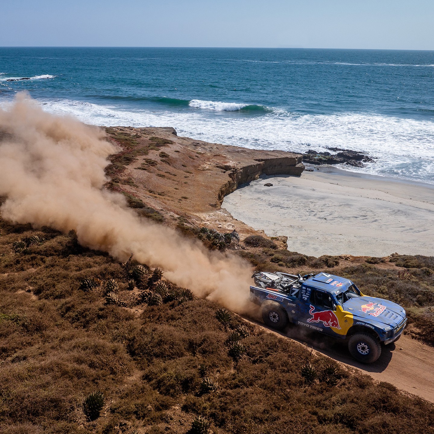 FOX - Talk about a sweep! 🧹 FOX racers brought home the...