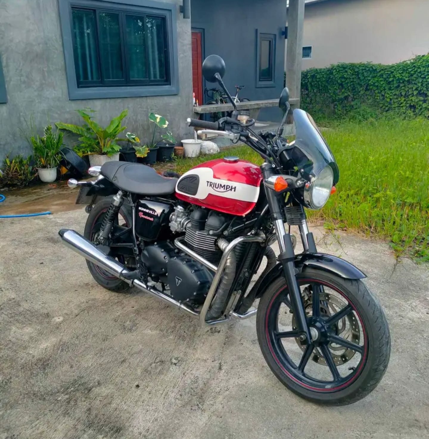 Are there any reasons not to buy a 2015 Triumph Newchurch bike?