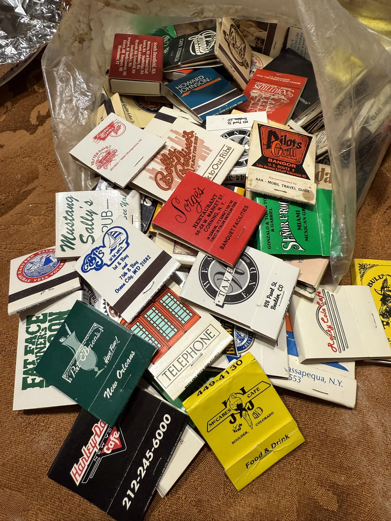 Exploring Matchbook Collections from Restaurants display picture 1