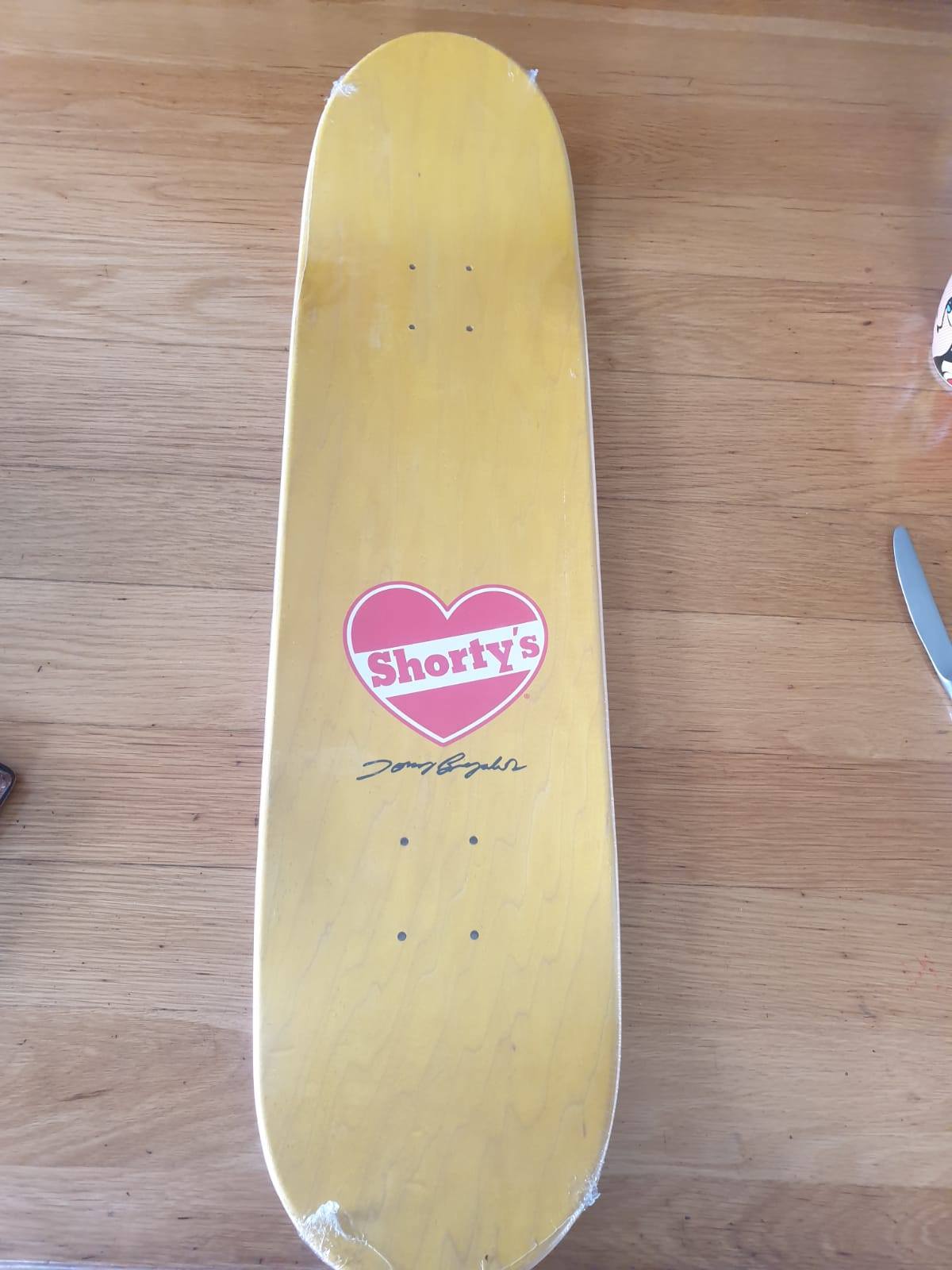 Whose signature is on this old Shorty