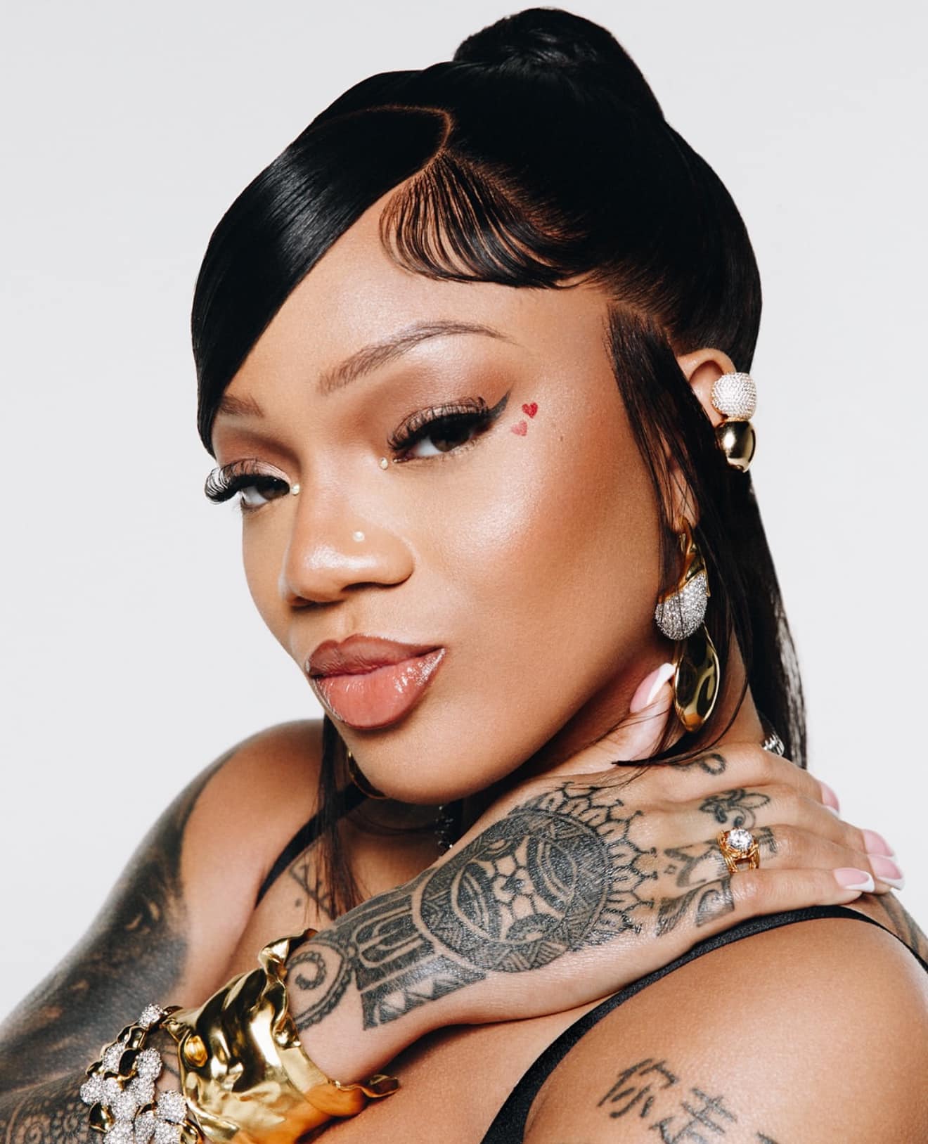 Vivian Wilson collabs with SavageXFenty in new post 💅✨