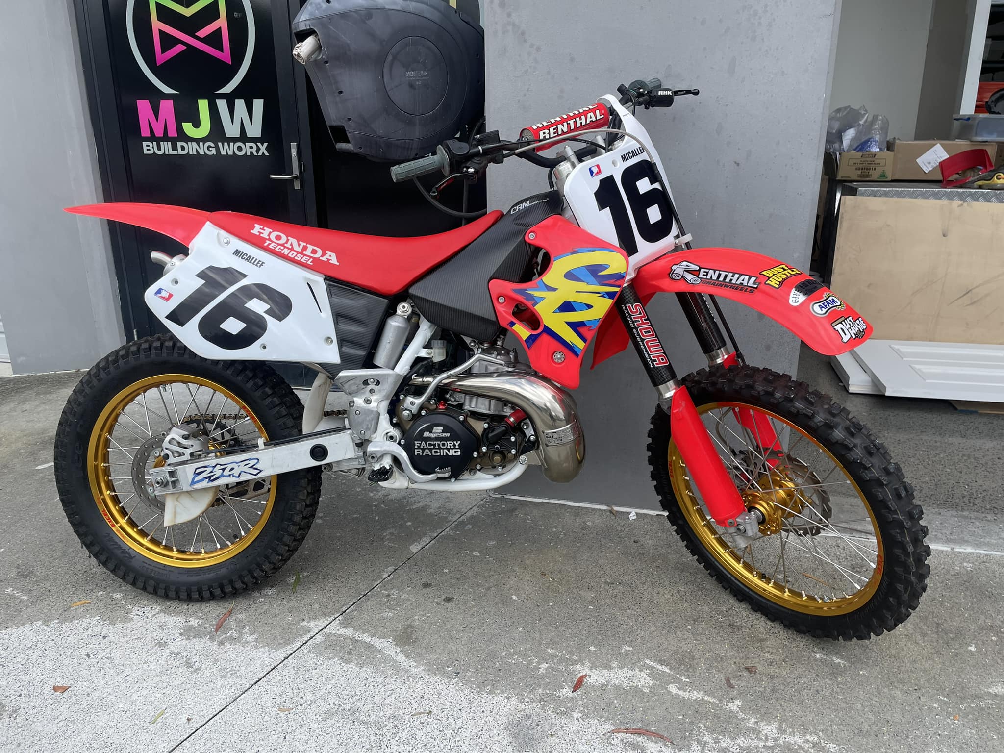 1994 Honda CR250R. #HondaCR250R #2Stroke #Motocross #VintageMX #HRC