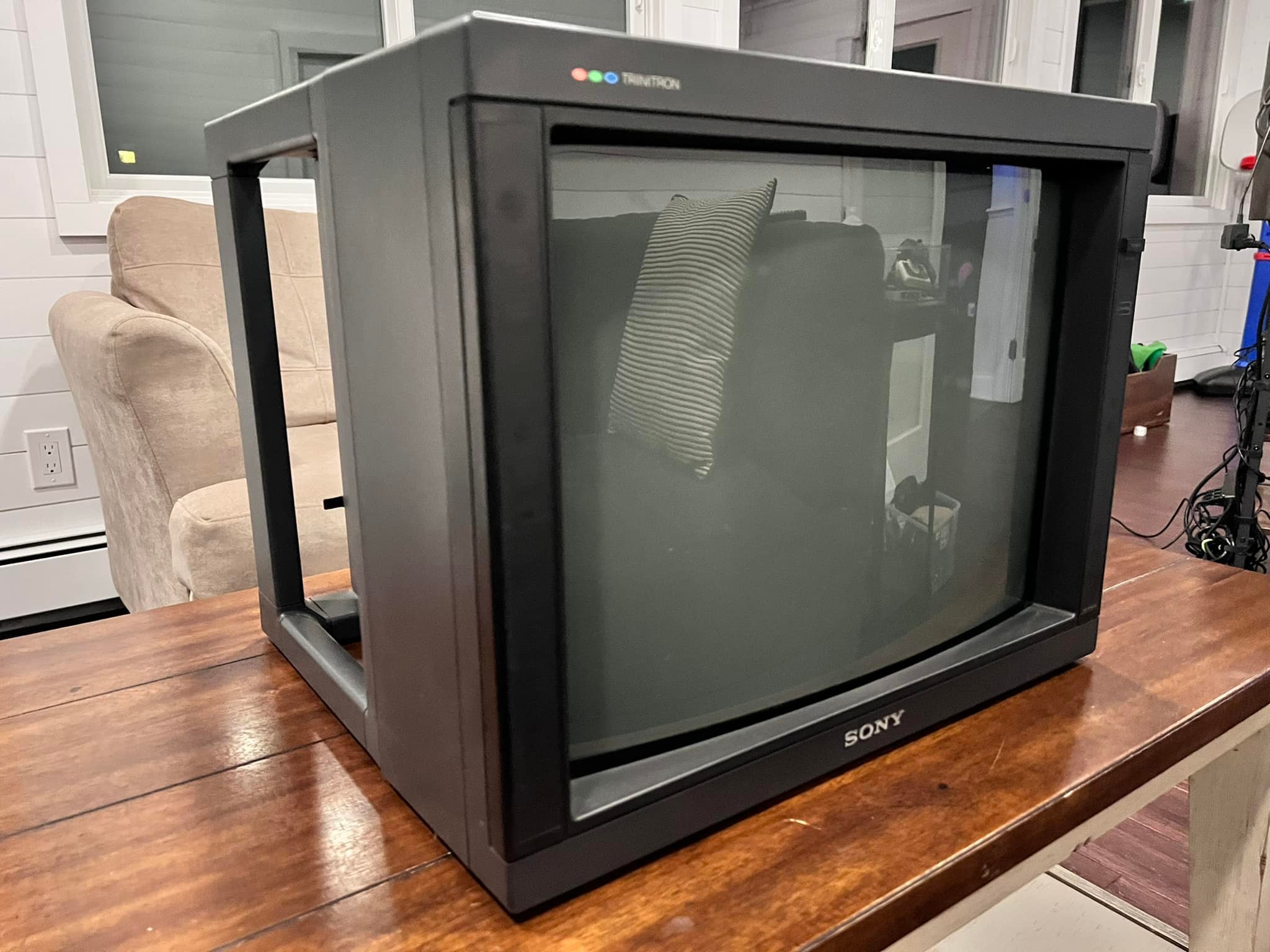 Japanese Market Sony KX-21HV1S CRT TV Review and Comparison