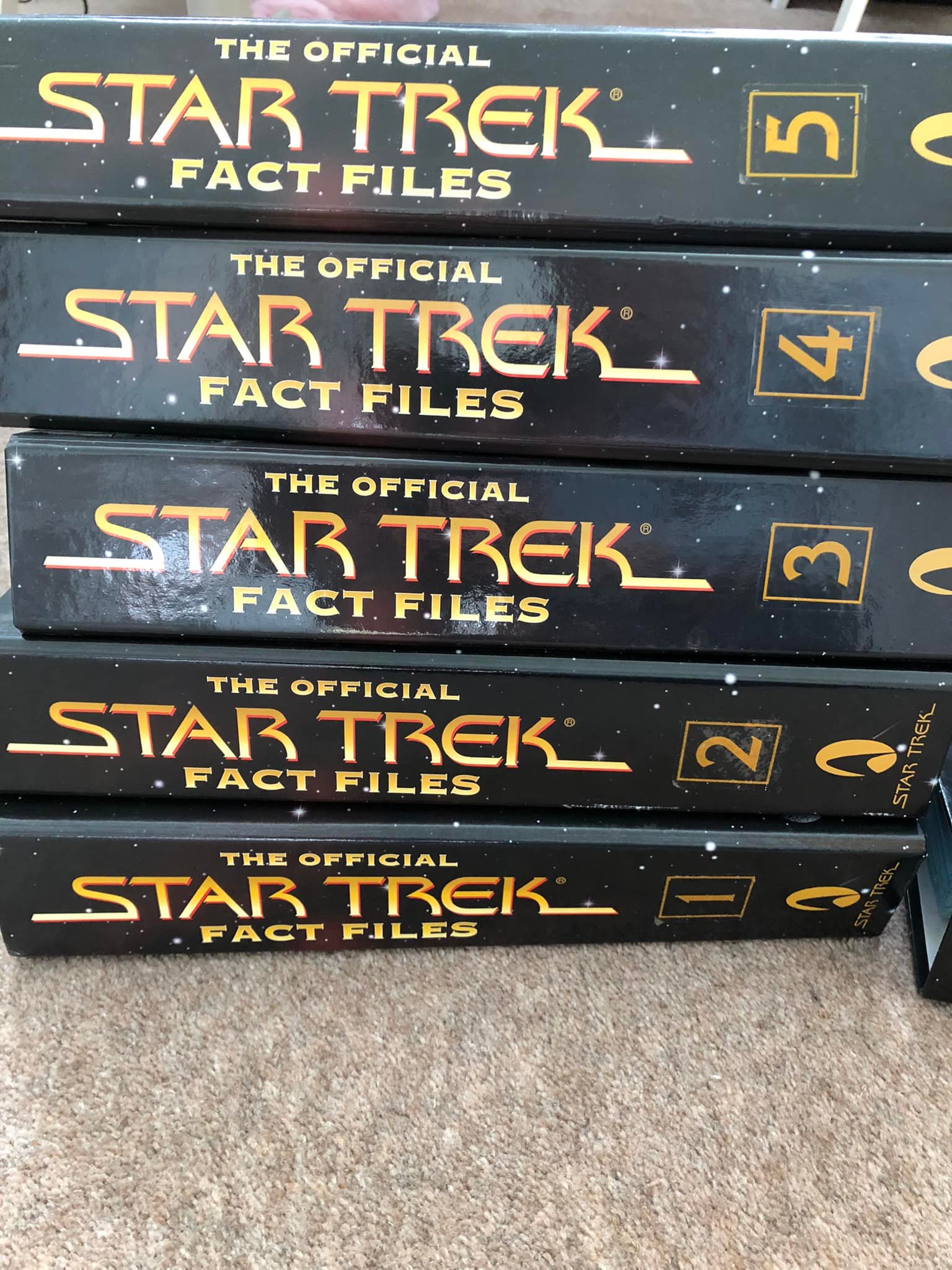 Star Trek Fact File, issues 1-120 in 8 binders free to good home