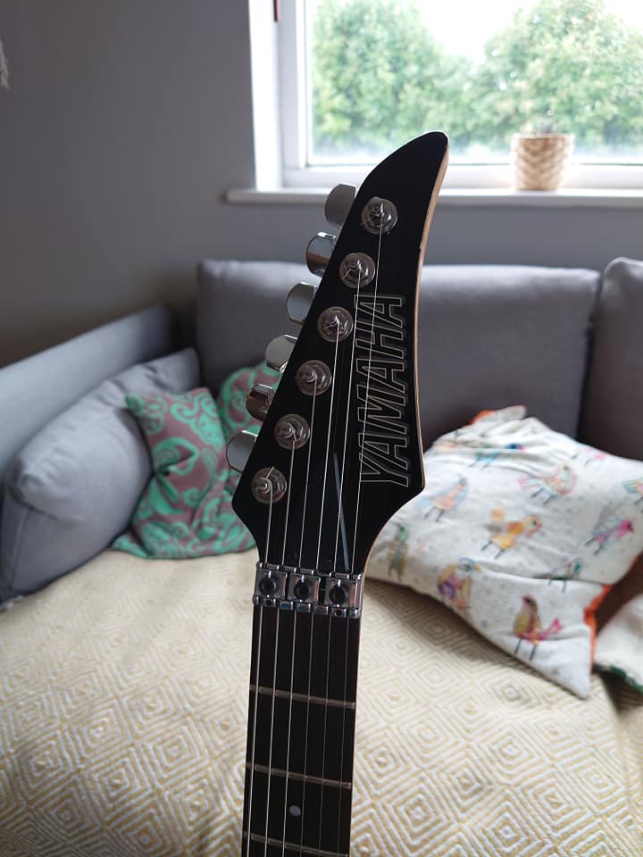 Yamaha RGX421-Pro with 3D logo headstock
