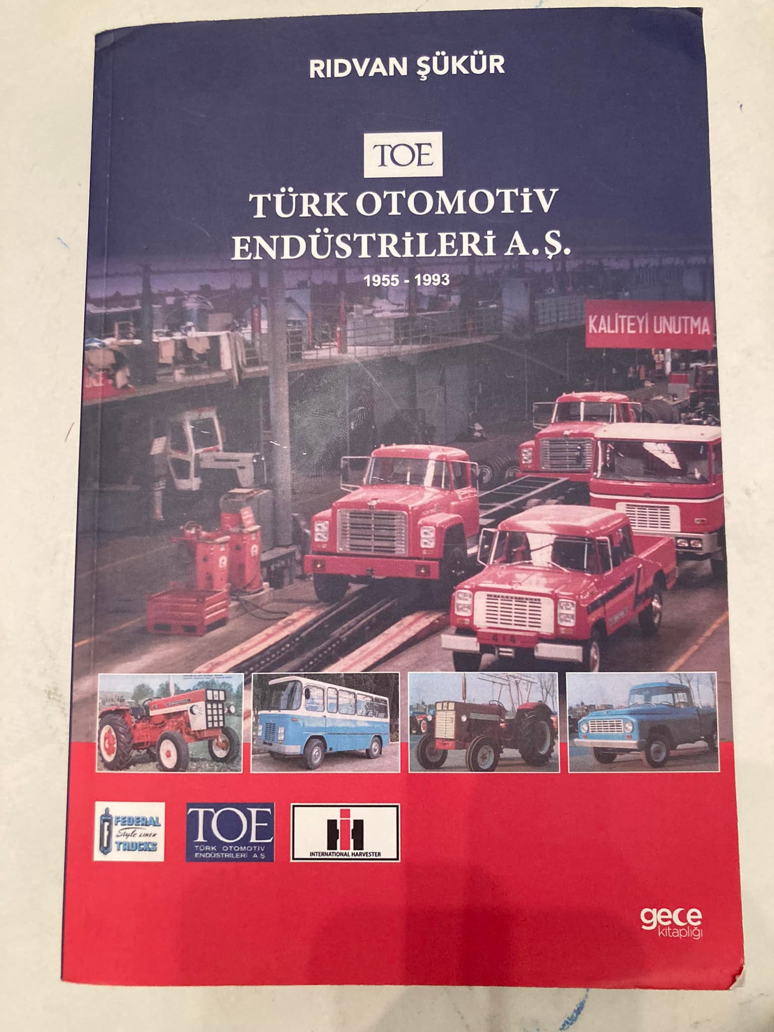 Turkish truck books: TOE and Chrysler Turkey