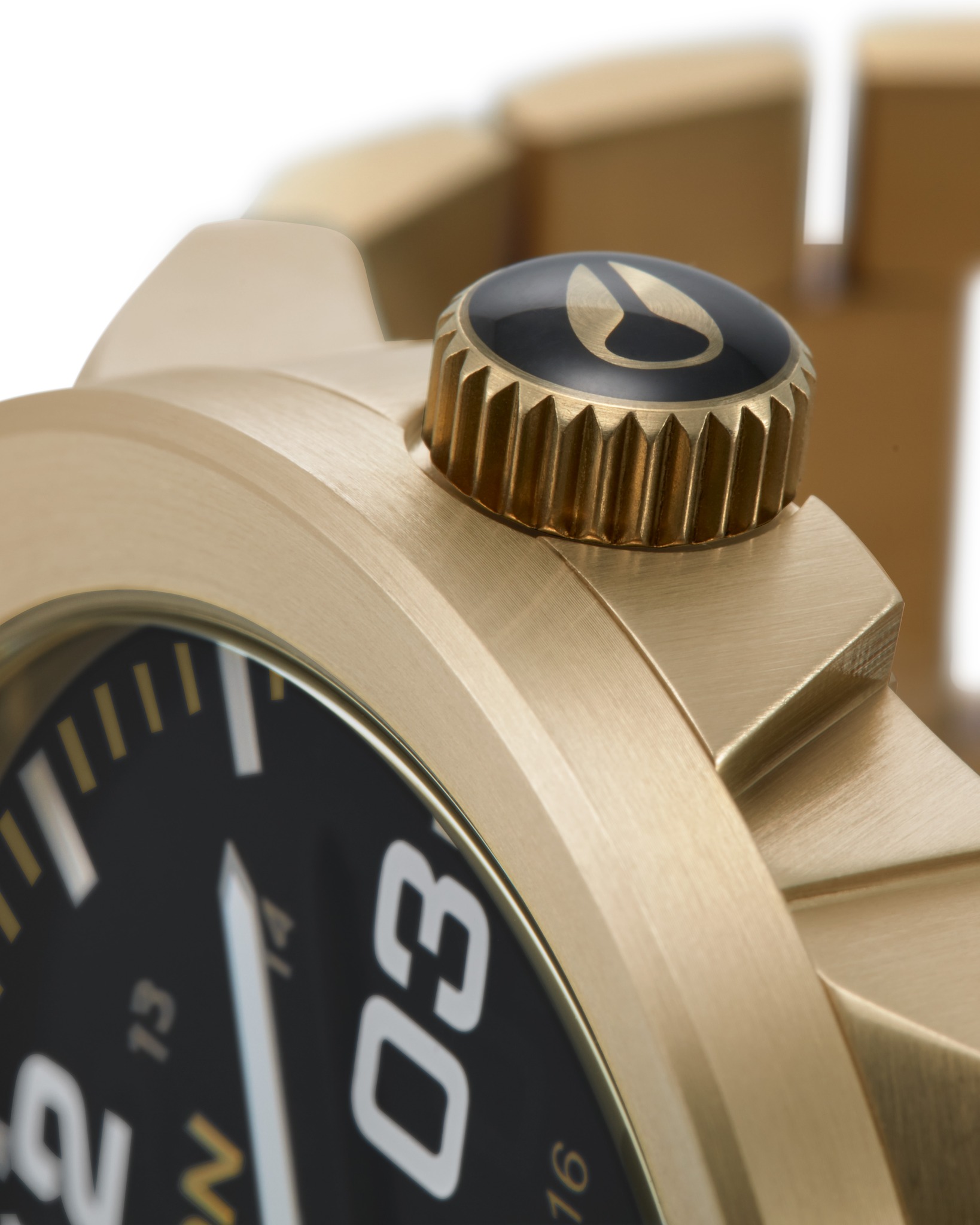 The crown sets the pace. The dial makes the statement. The 