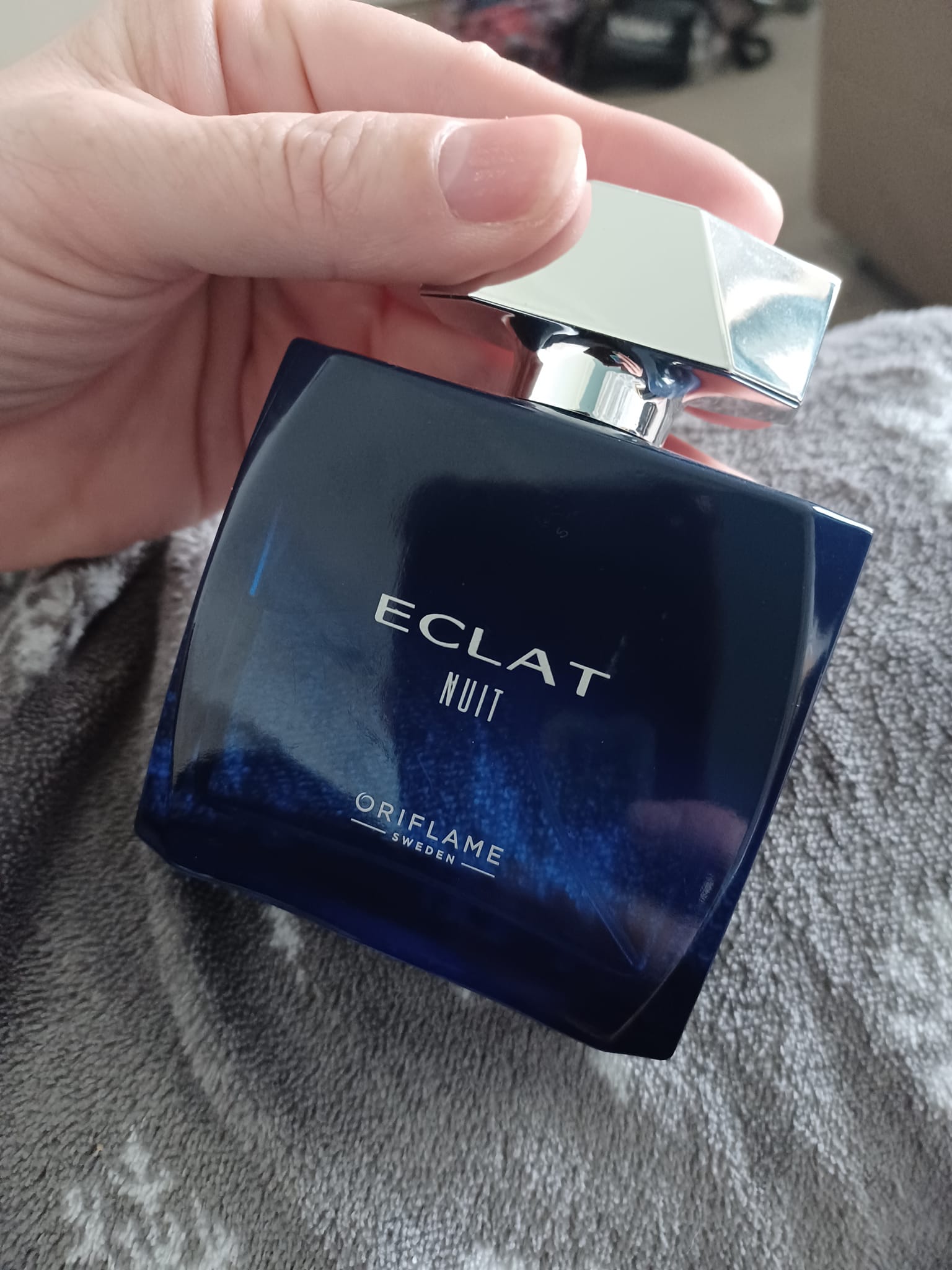 L'eclat is our new unisex fragrance that can be either layered or