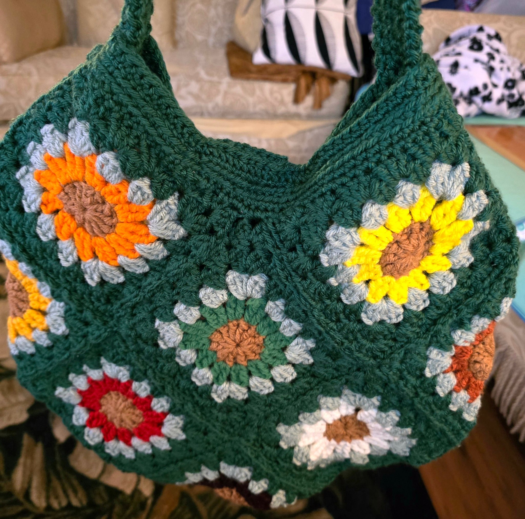 Caretaker with MS seeks support and shares crochet bag