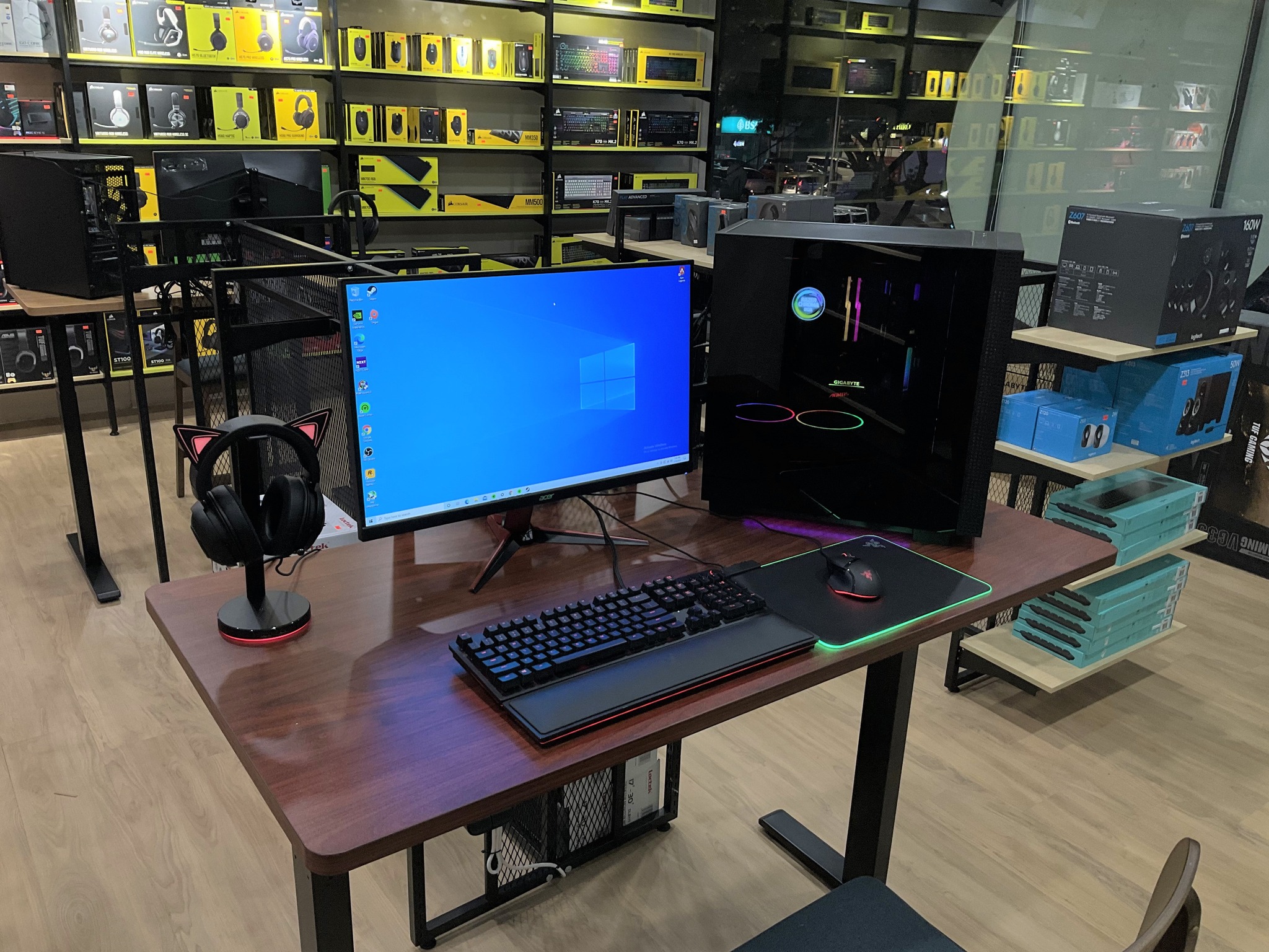 IDEAL TECH PC - Razer Theme setup spotted IDEAL TECH PC...