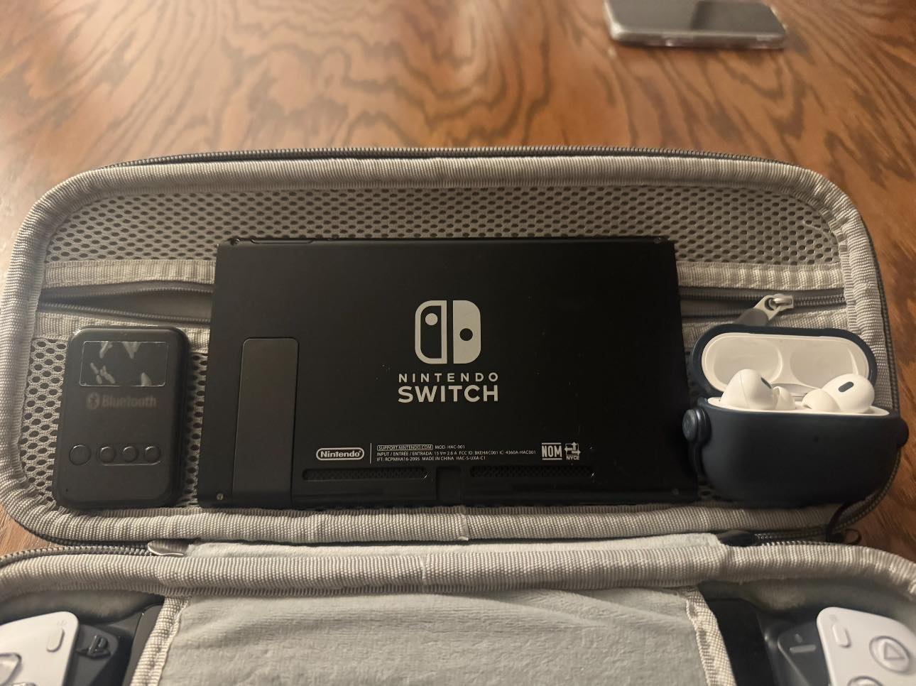 Sac De Transport Switch Portails Rick & Morty – Étui Officiel Adult Swim Pour Nintendo Switch, Résistant & Compartiments